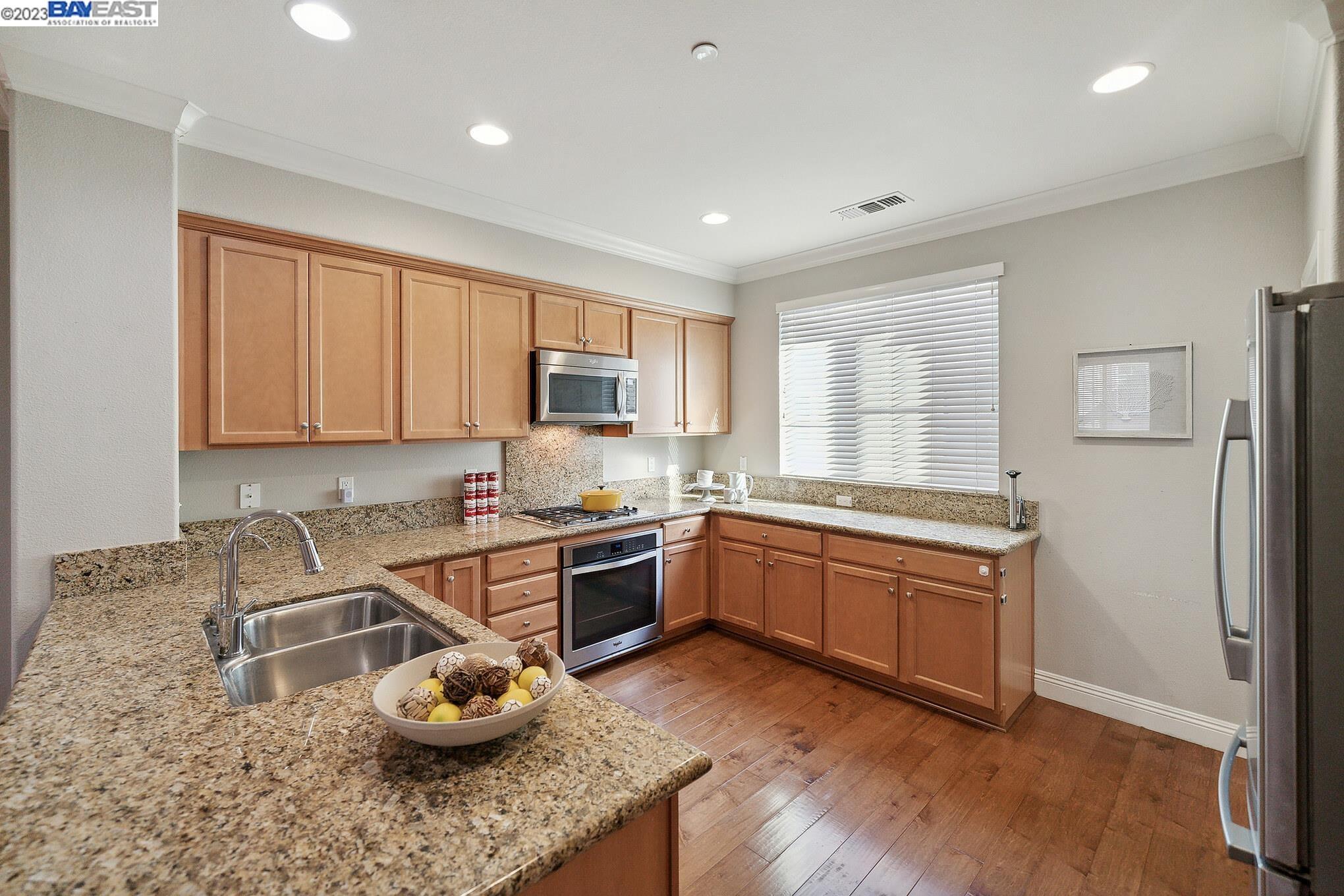 6602 S Mariposa Lane