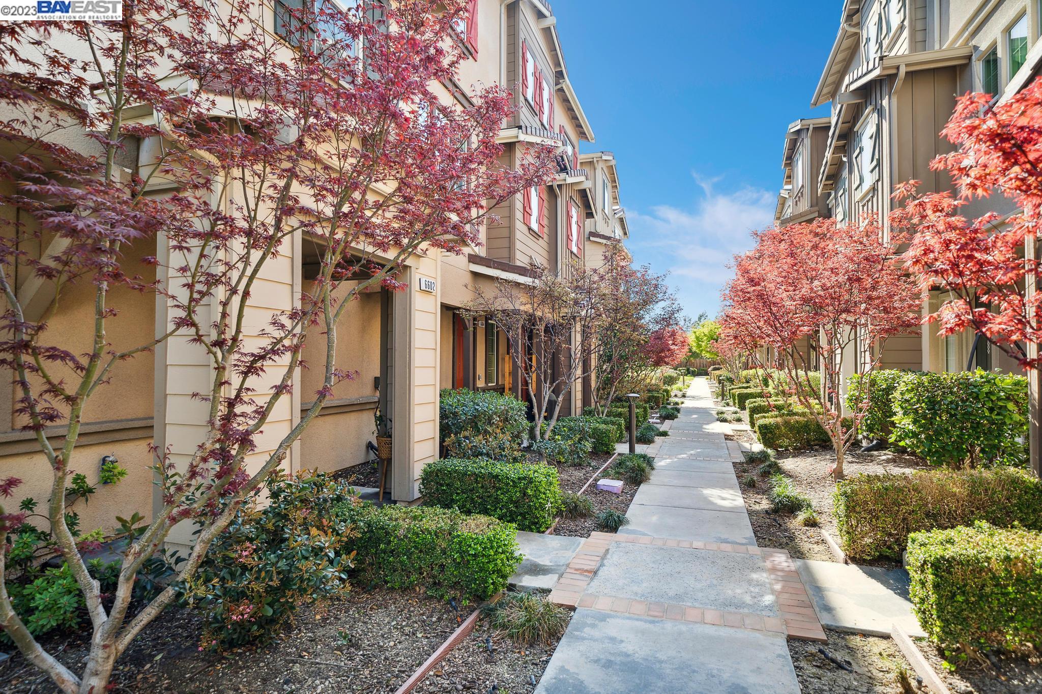 6602 S Mariposa Lane