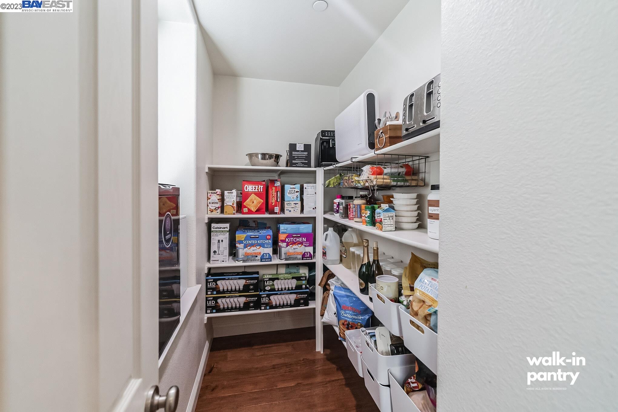 6602 S Mariposa Lane