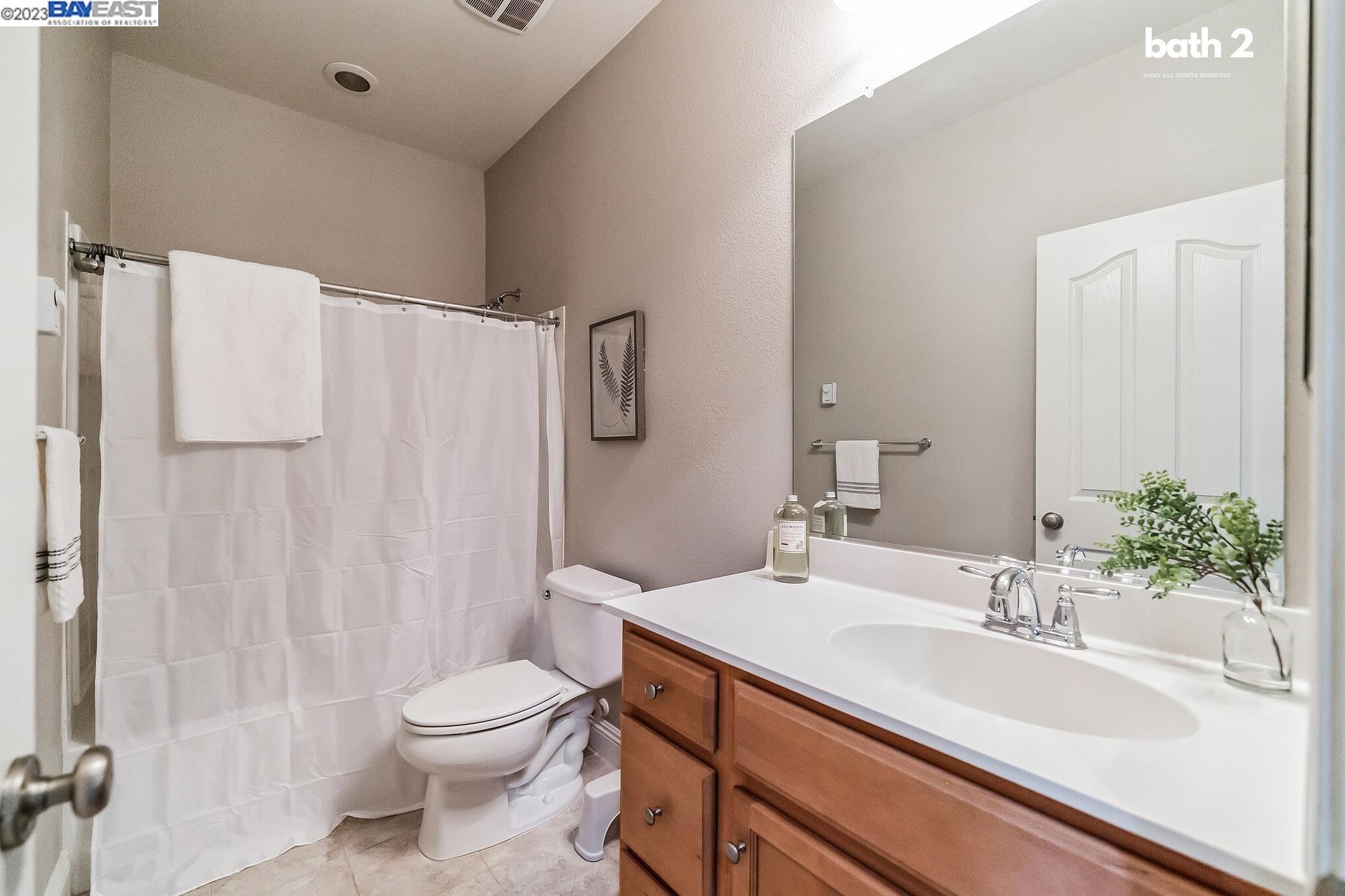 6602 S Mariposa Lane