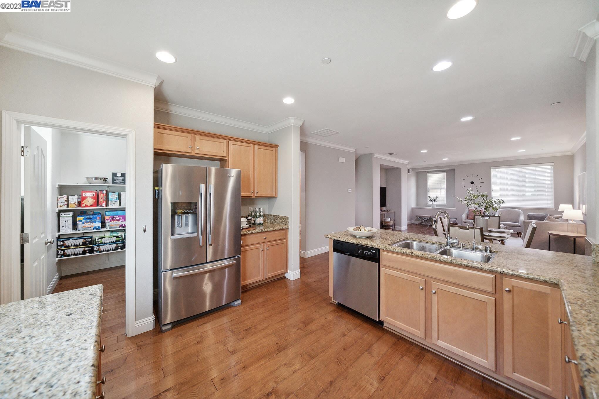 6602 S Mariposa Lane