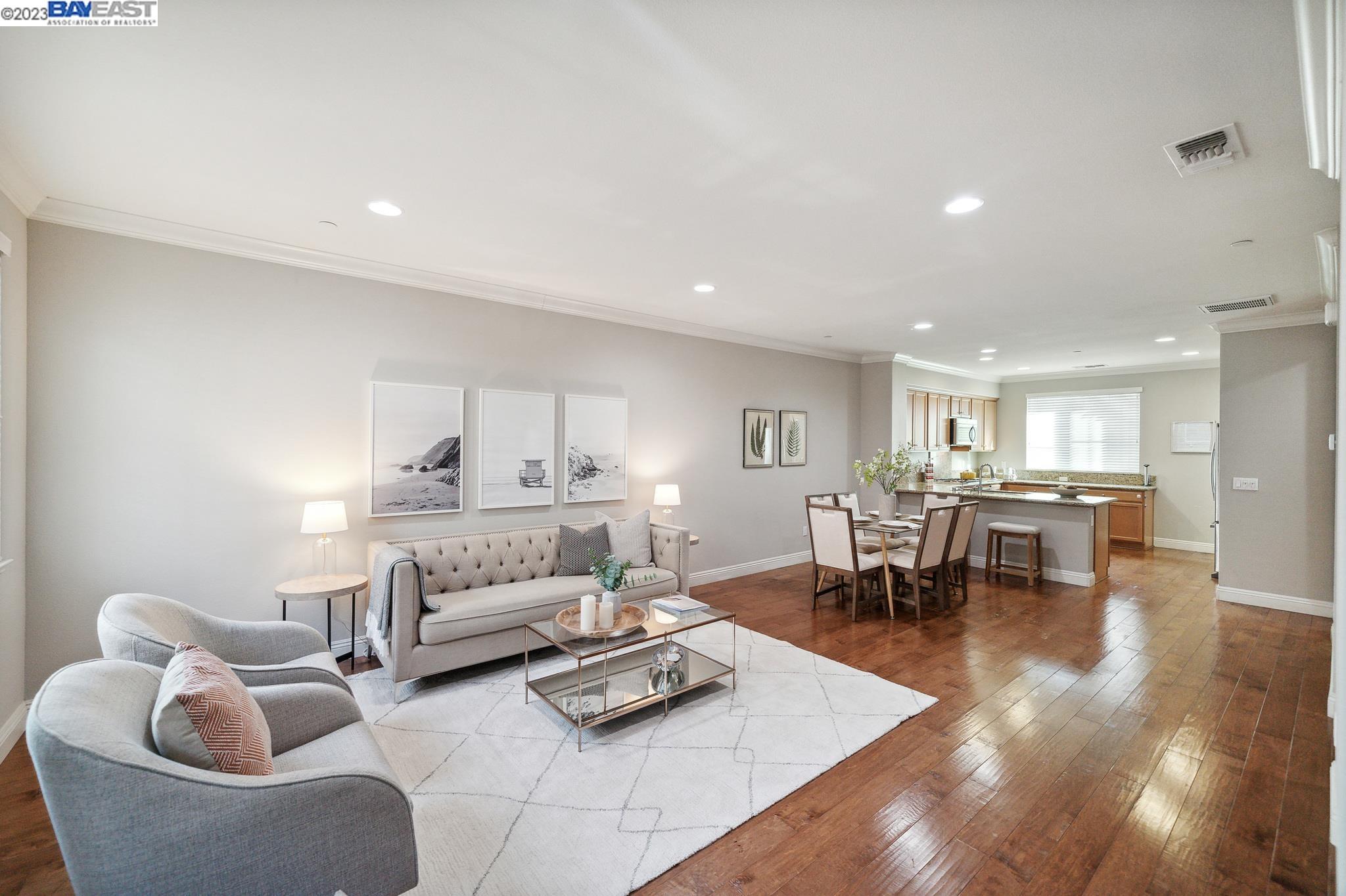 6602 S Mariposa Lane