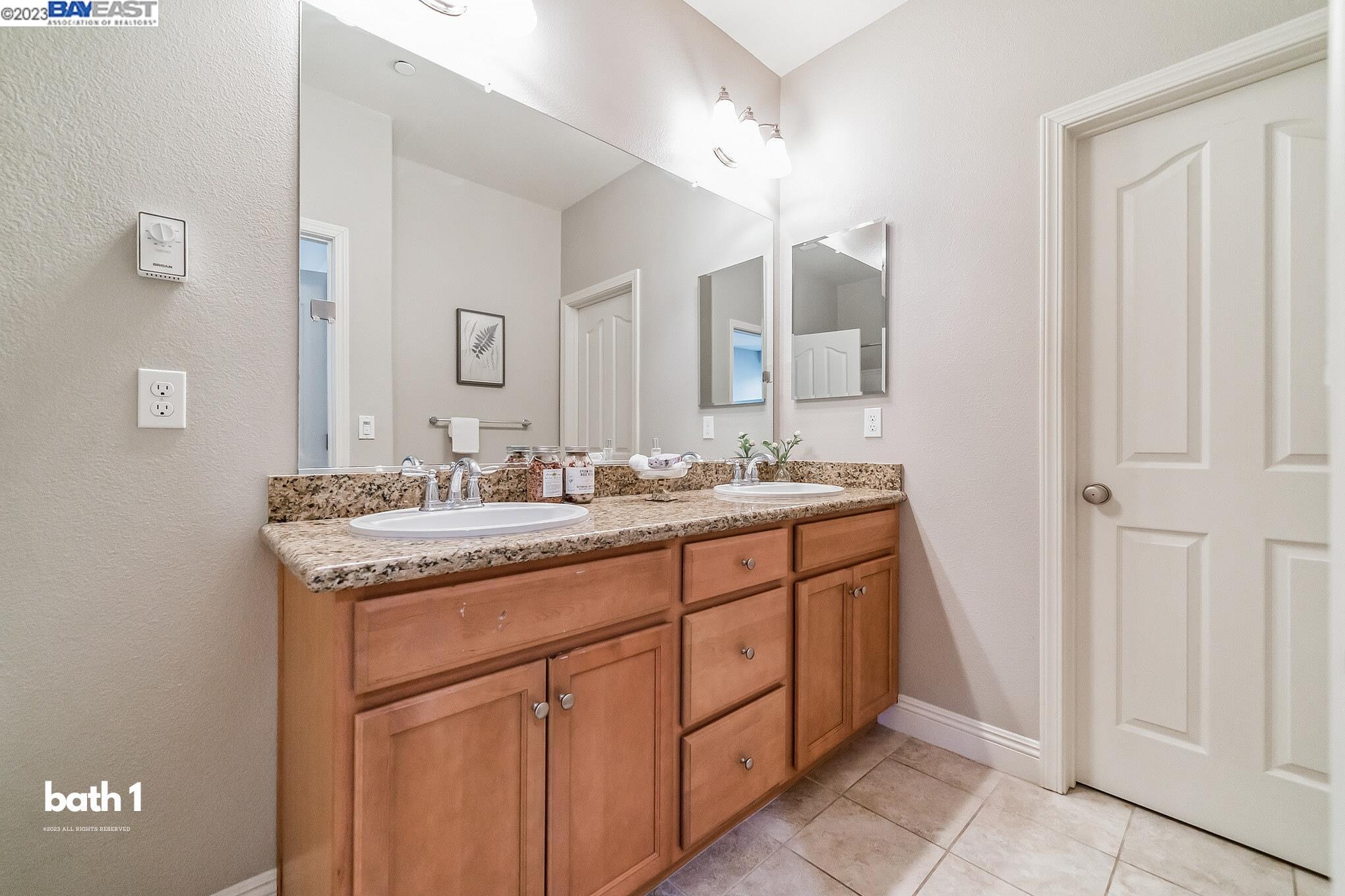 6602 S Mariposa Lane