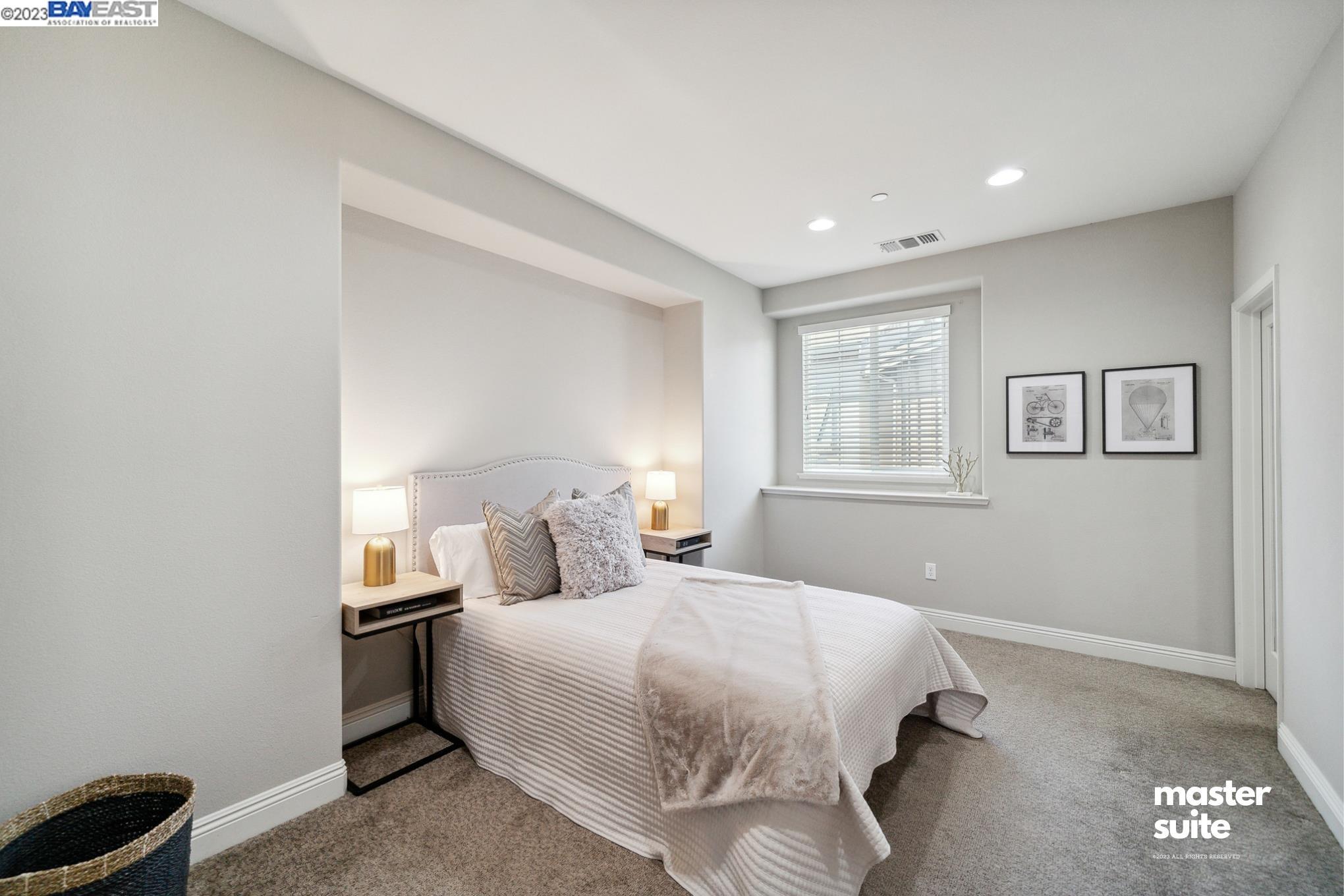 6602 S Mariposa Lane