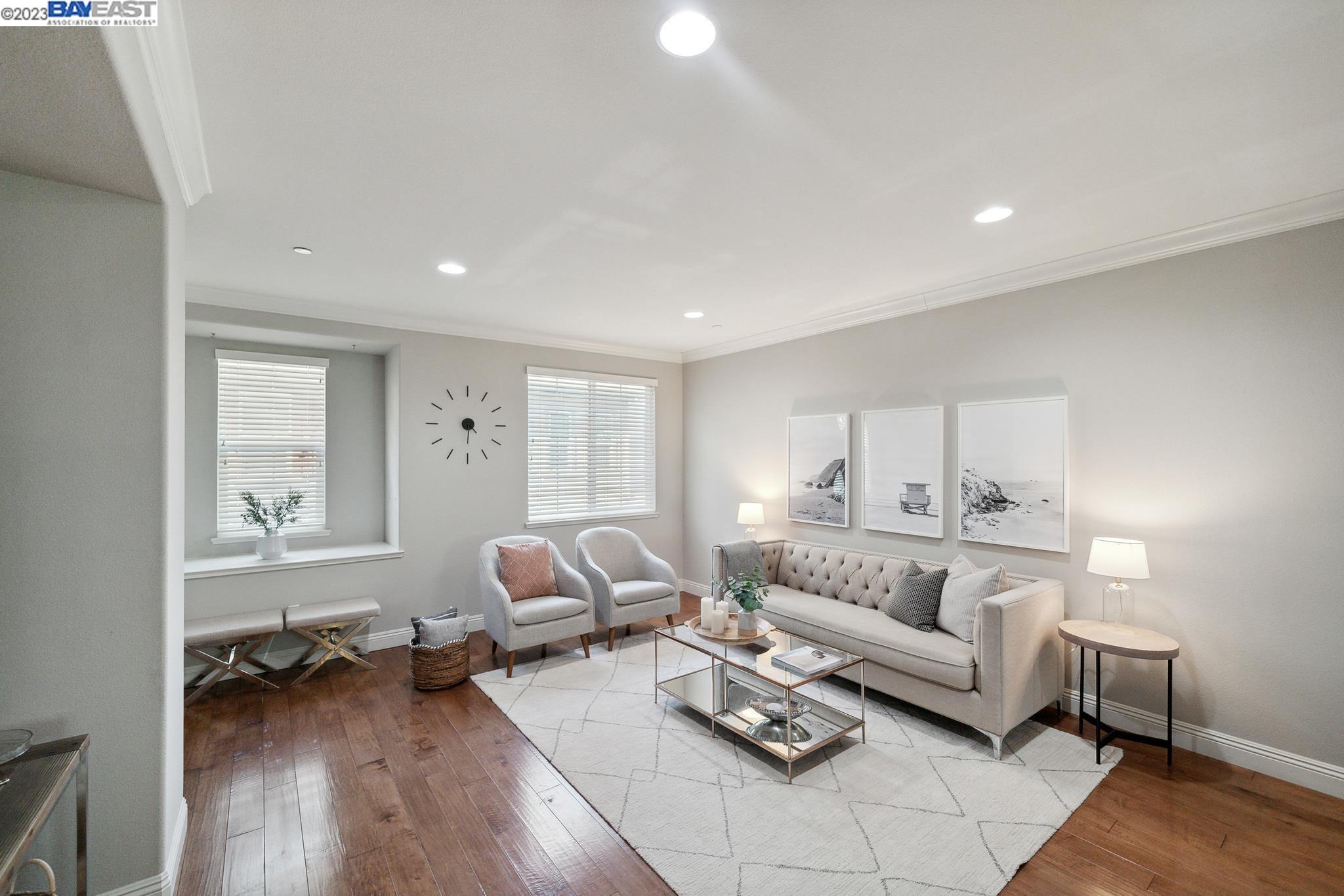 6602 S Mariposa Lane