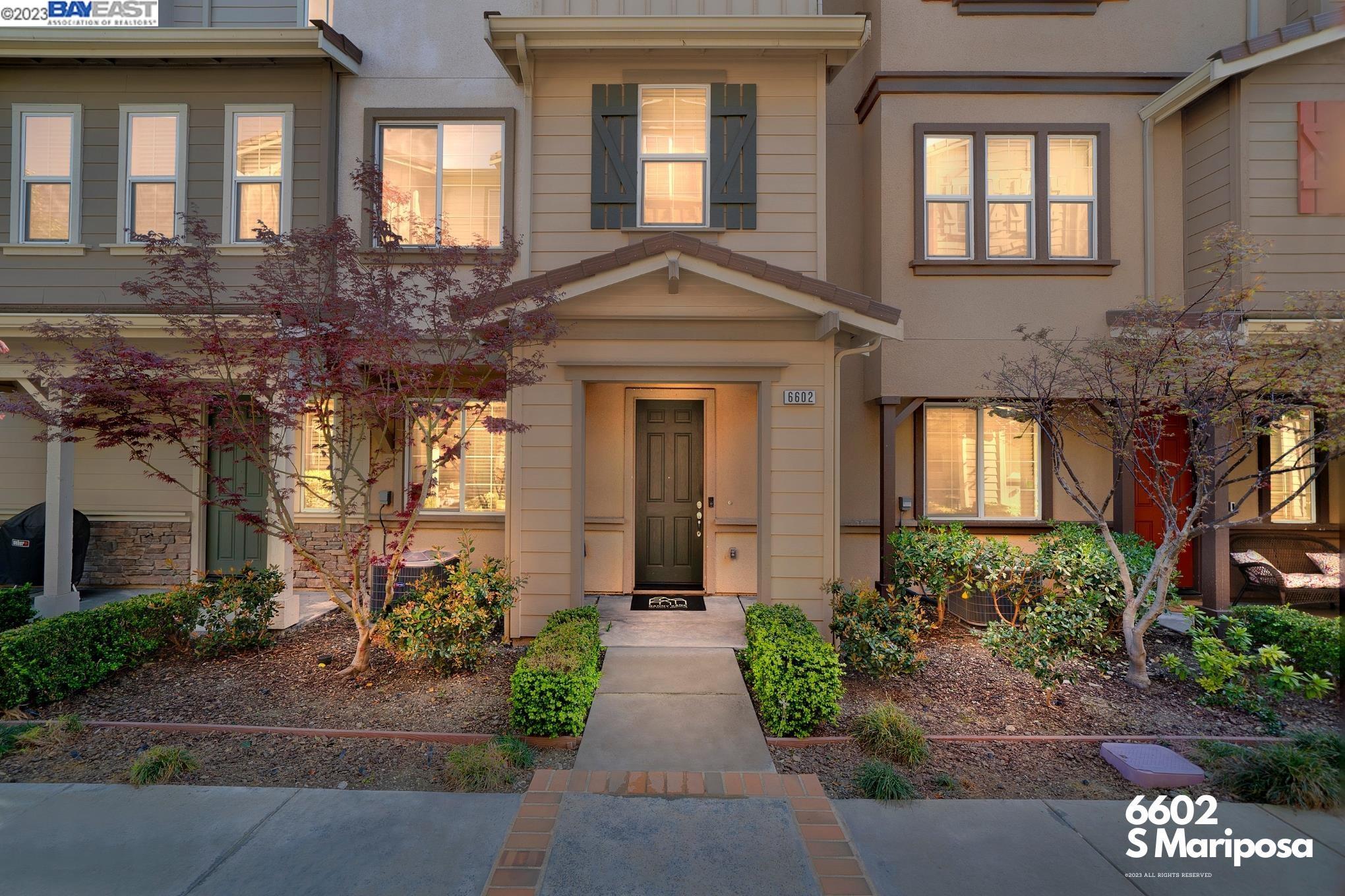 6602 S Mariposa Lane