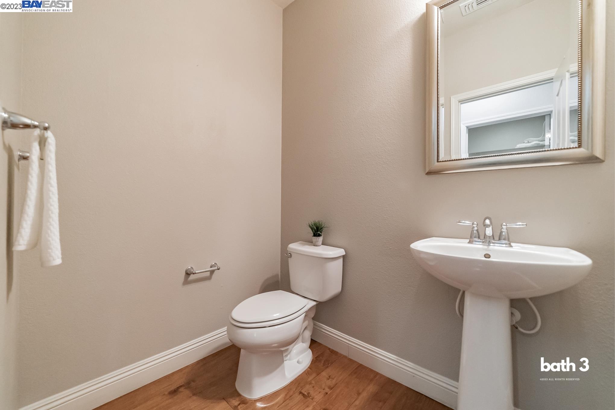 6602 S Mariposa Lane