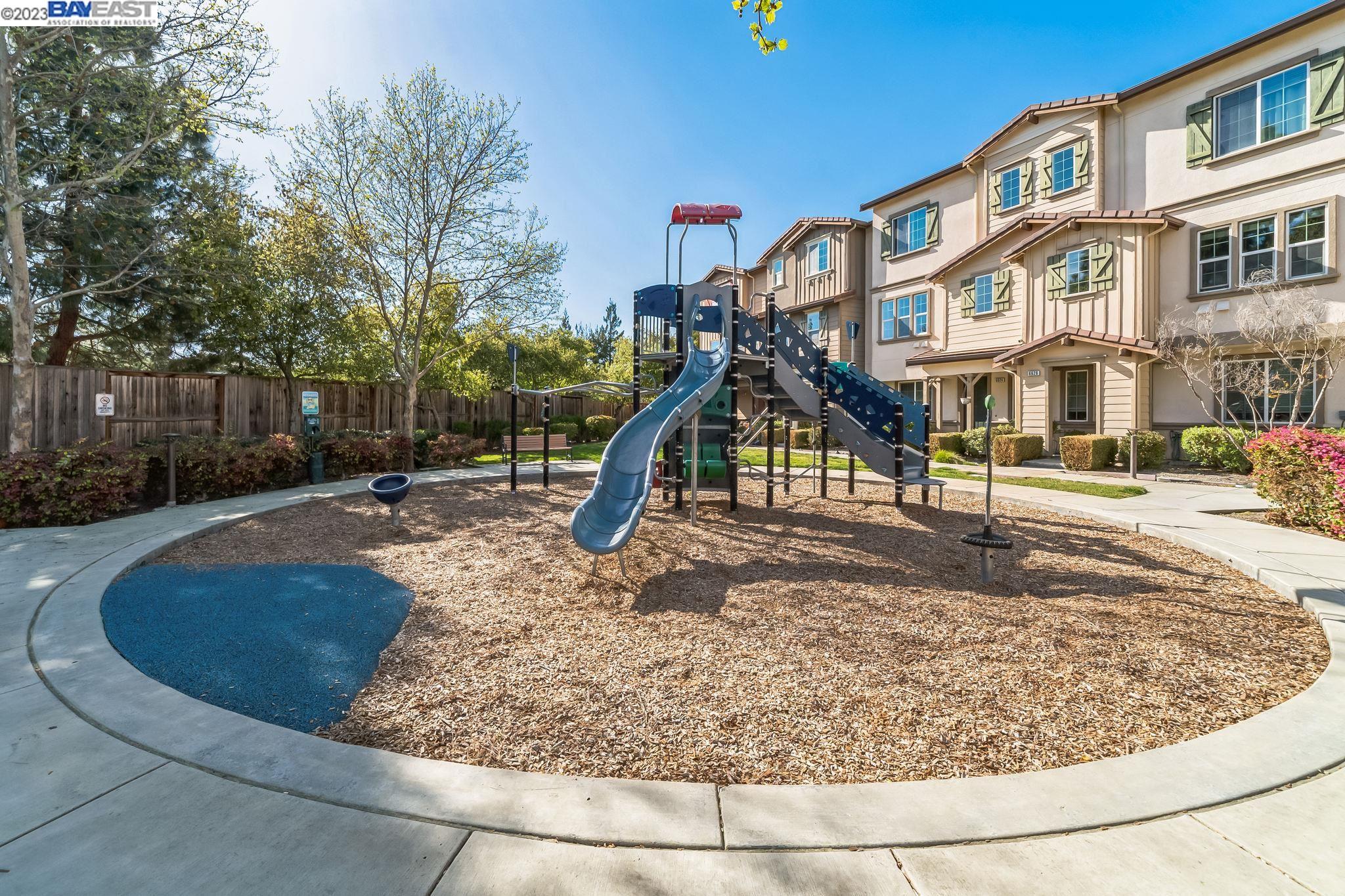 6602 S Mariposa Lane