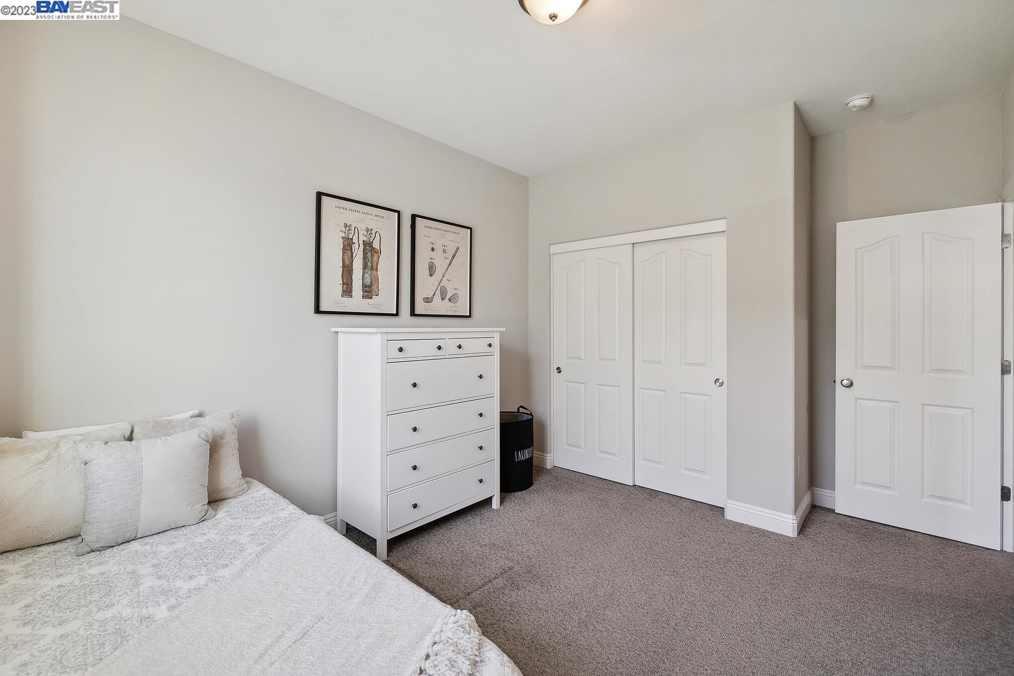 6602 S Mariposa Lane