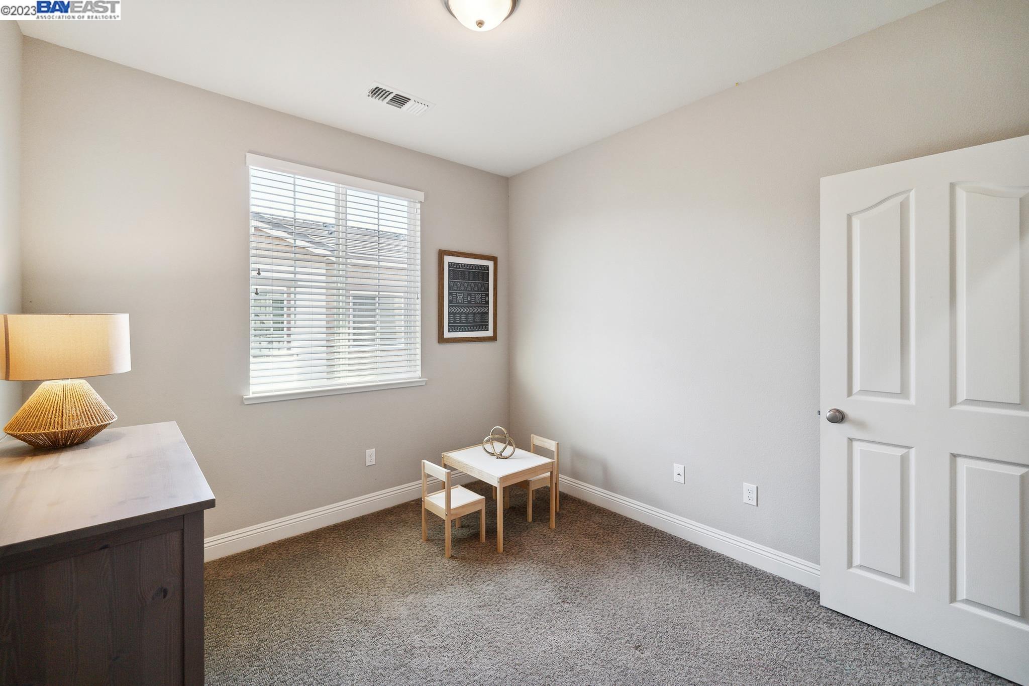 6602 S Mariposa Lane