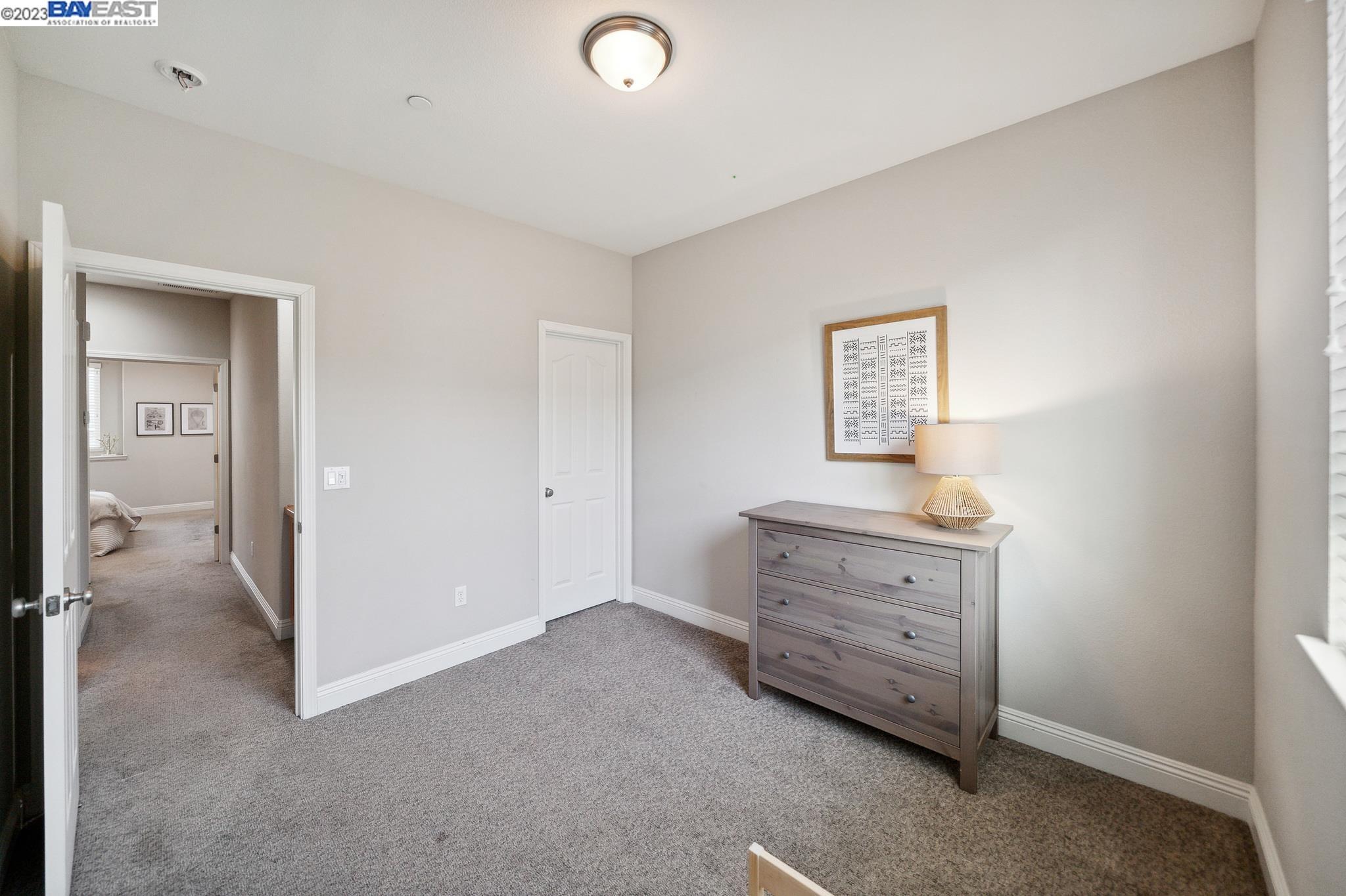 6602 S Mariposa Lane