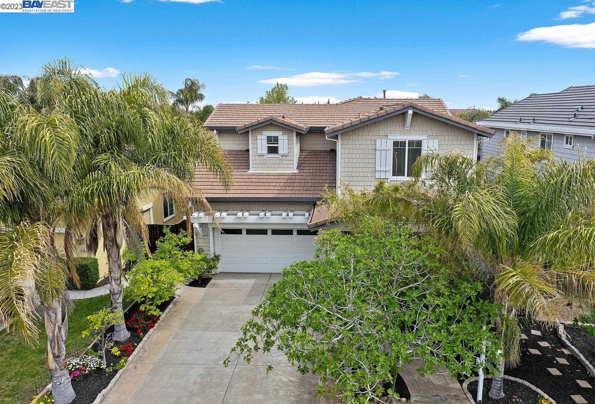 1649 Whispering Wind Dr