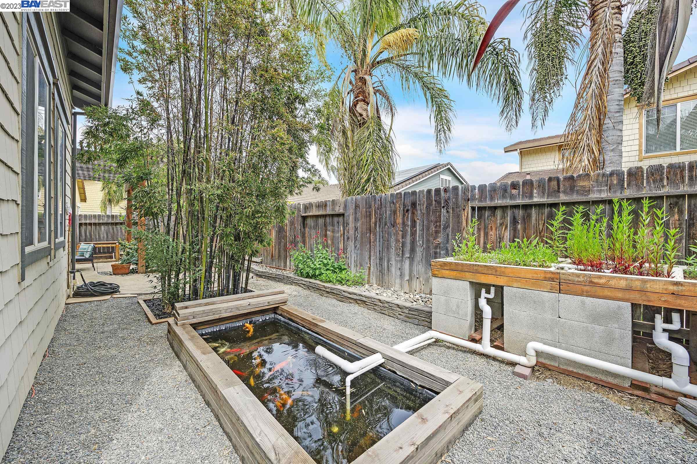 1649 Whispering Wind Dr