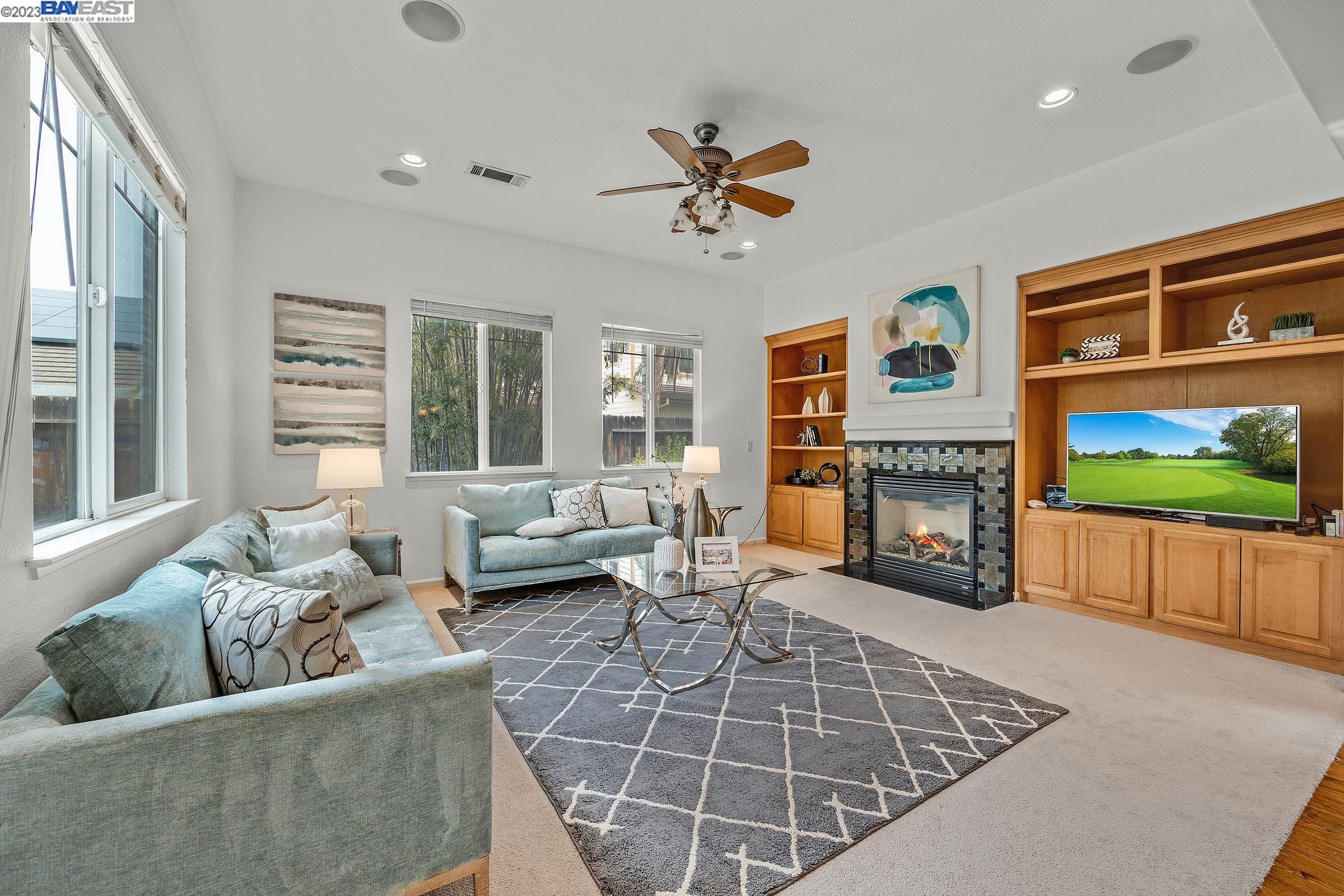 1649 Whispering Wind Dr