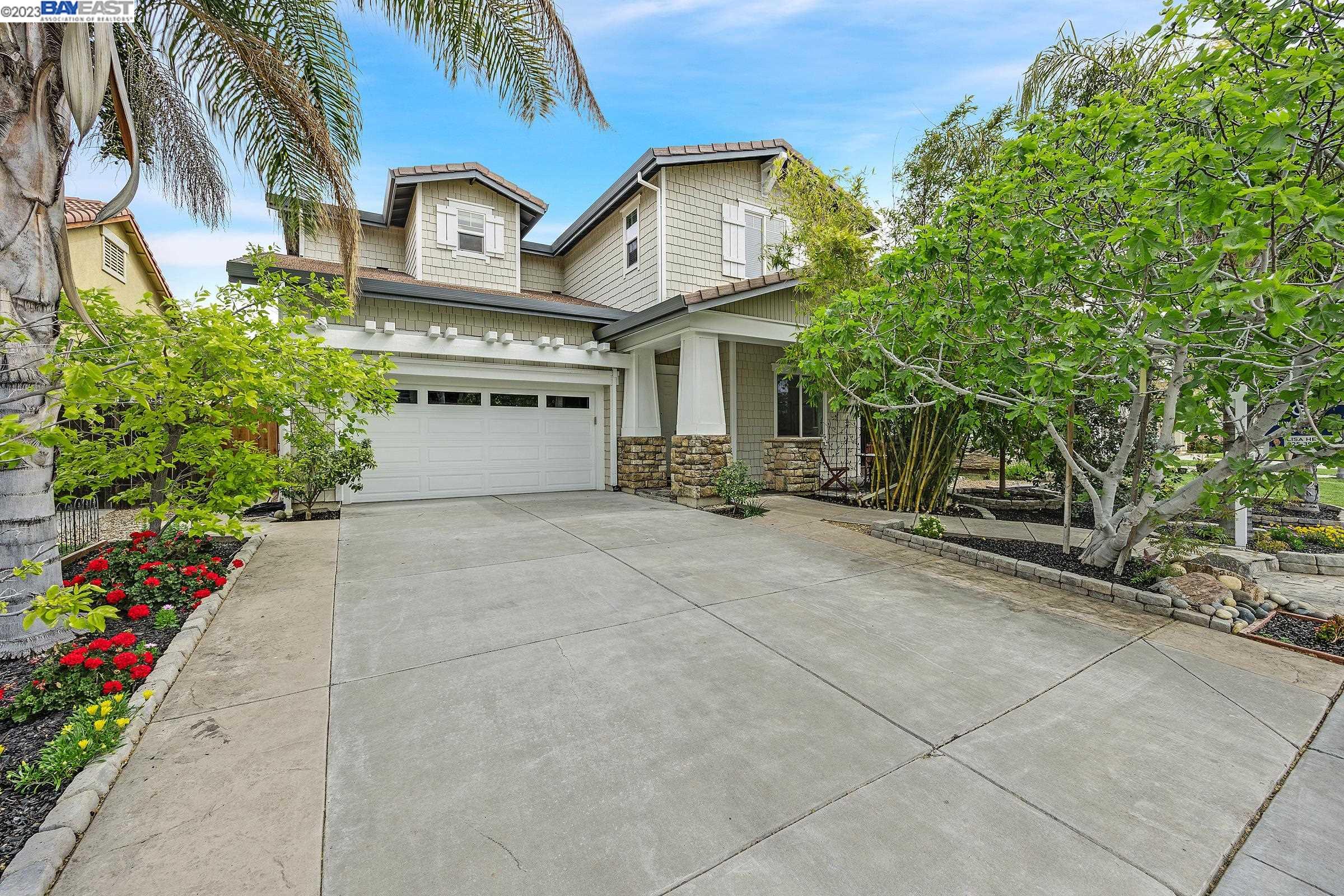 1649 Whispering Wind Dr