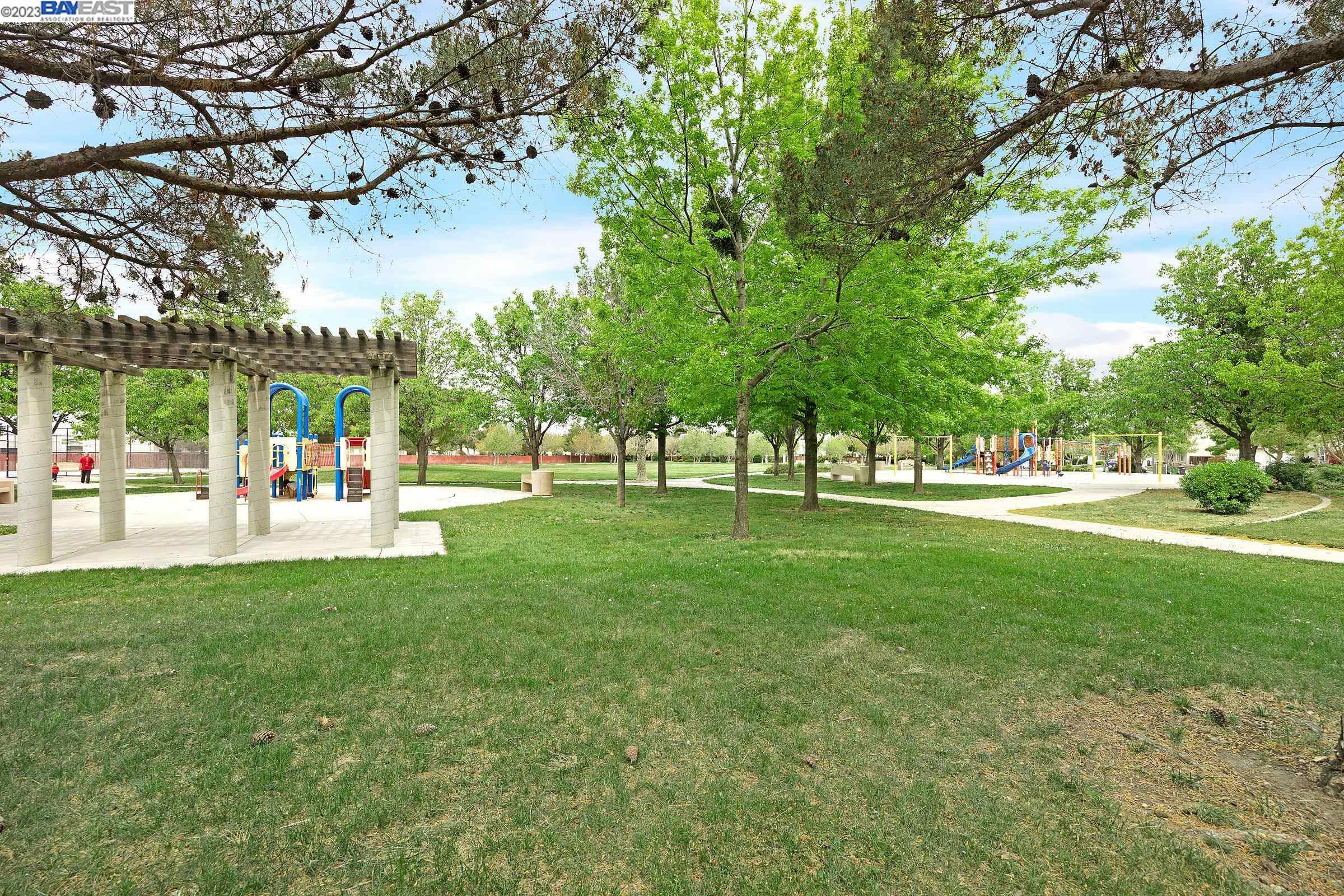 1649 Whispering Wind Dr