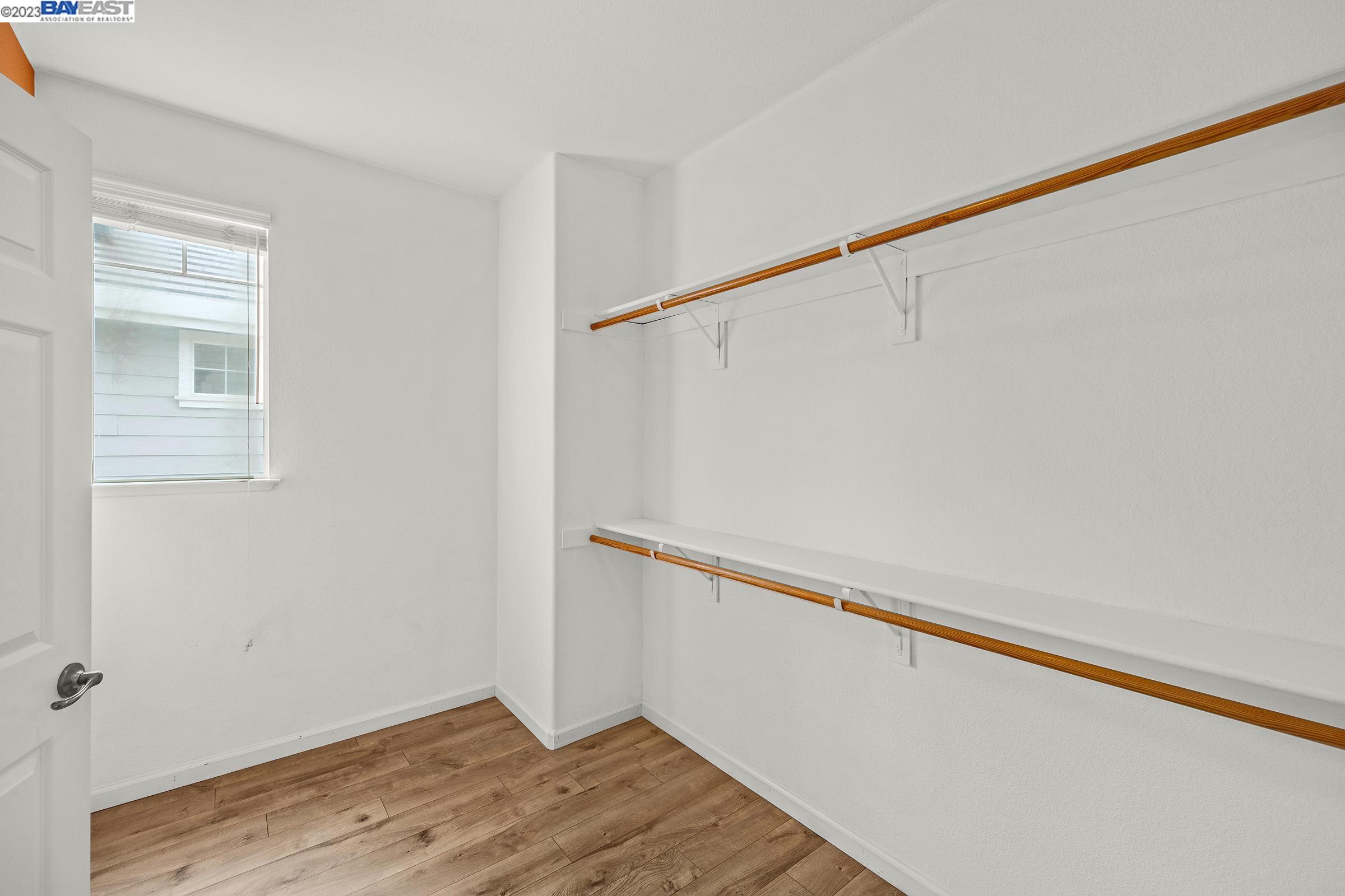 1649 Whispering Wind Dr