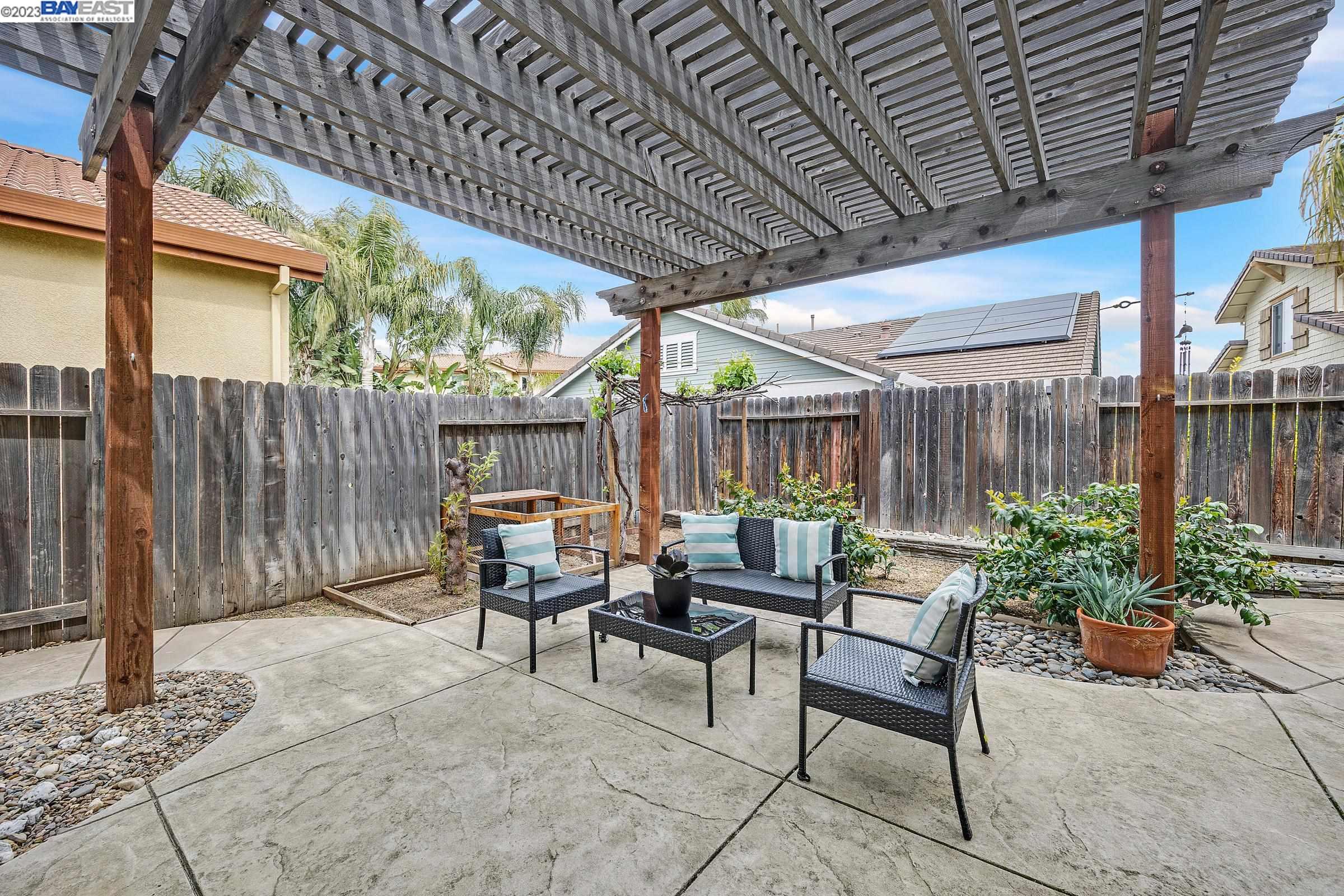 1649 Whispering Wind Dr