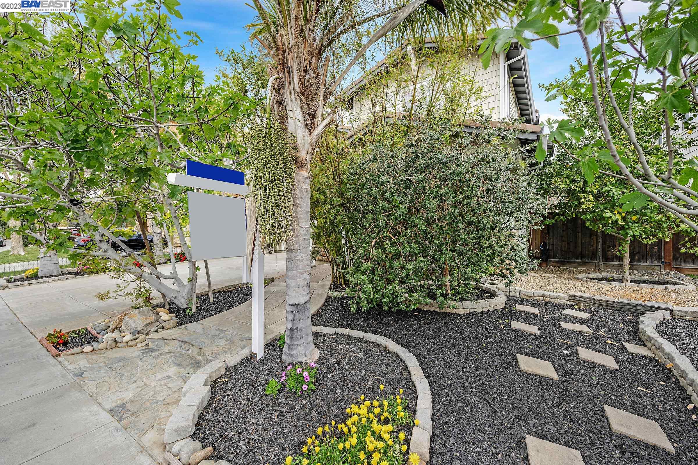 1649 Whispering Wind Dr