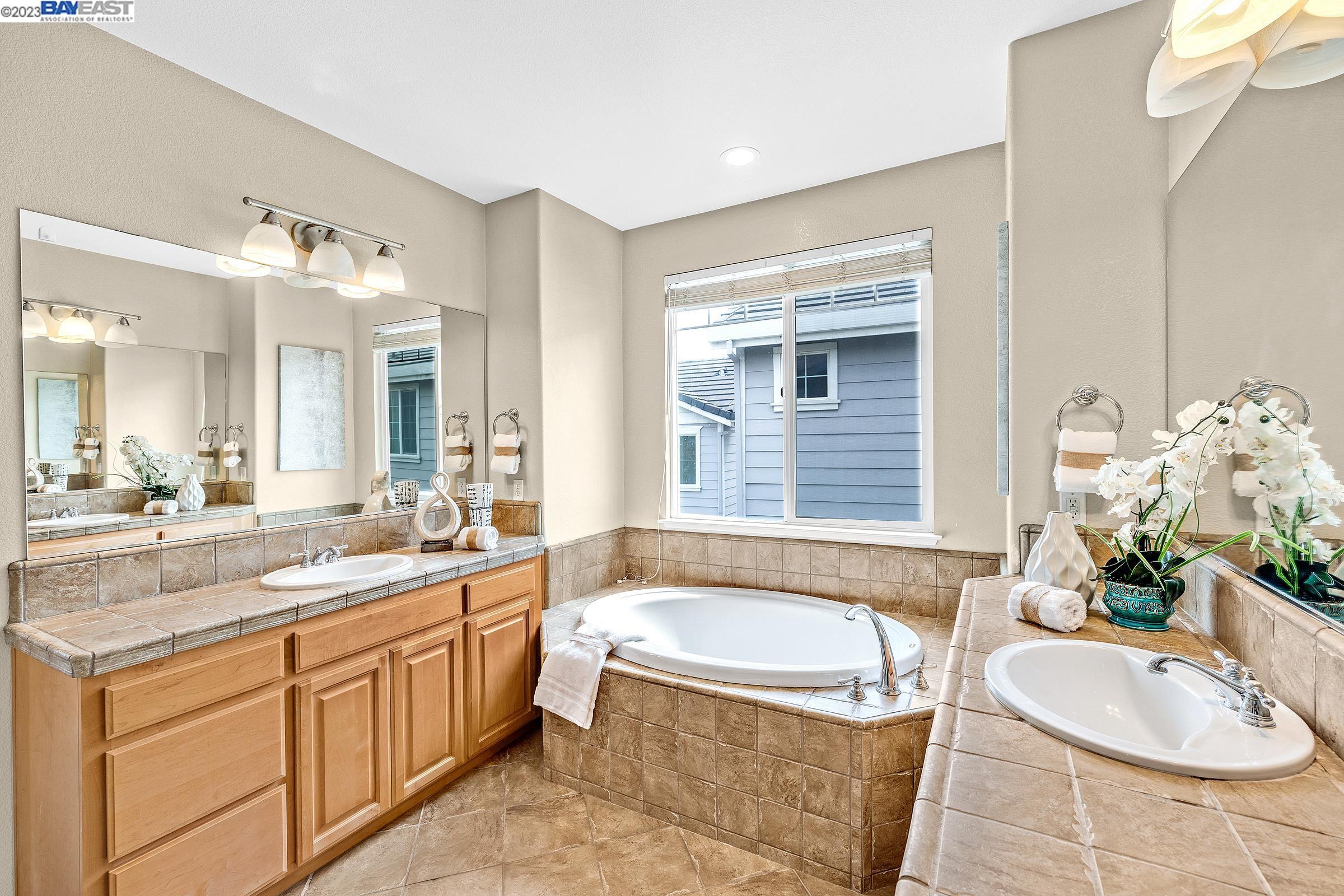 1649 Whispering Wind Dr