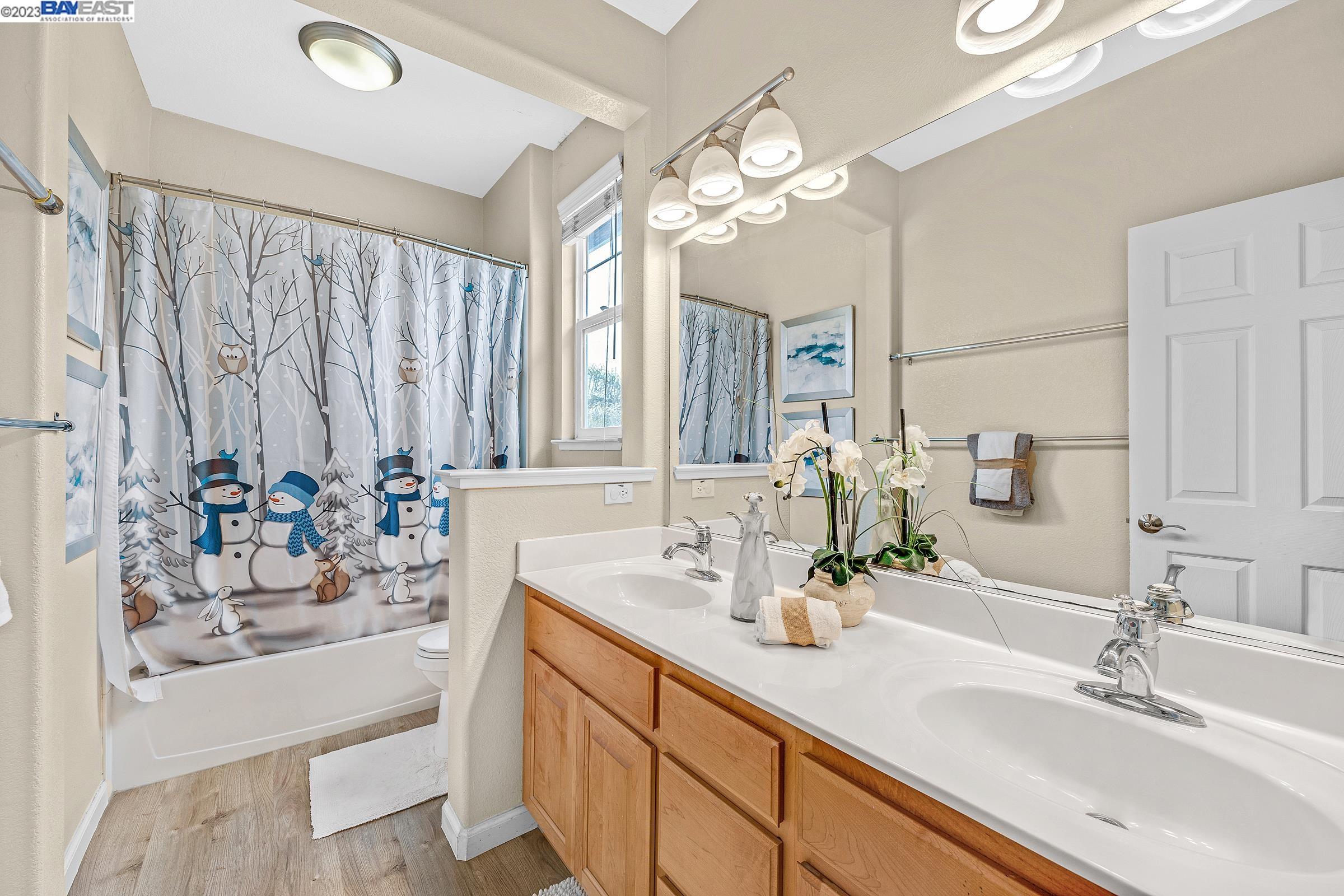 1649 Whispering Wind Dr