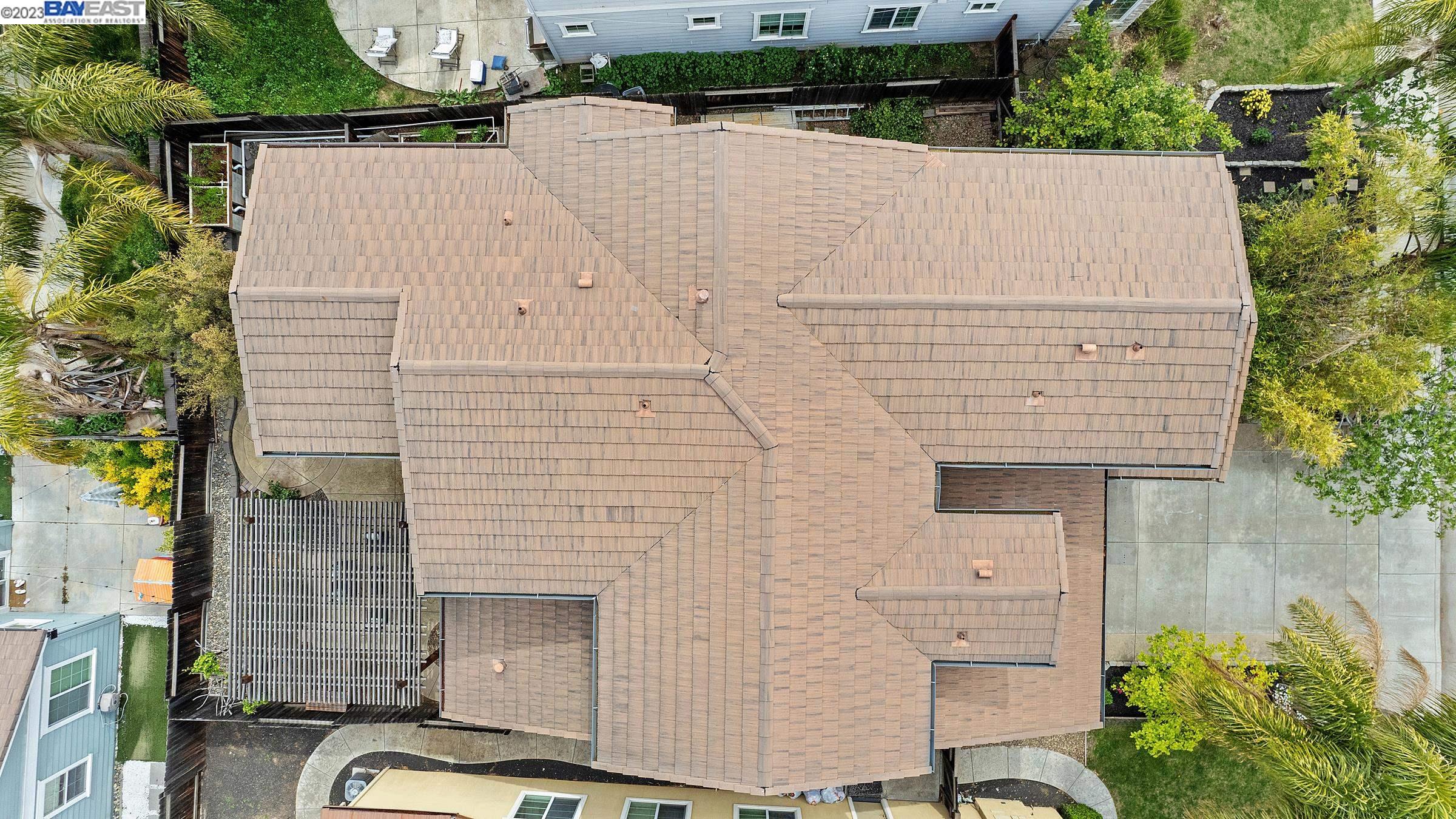 1649 Whispering Wind Dr