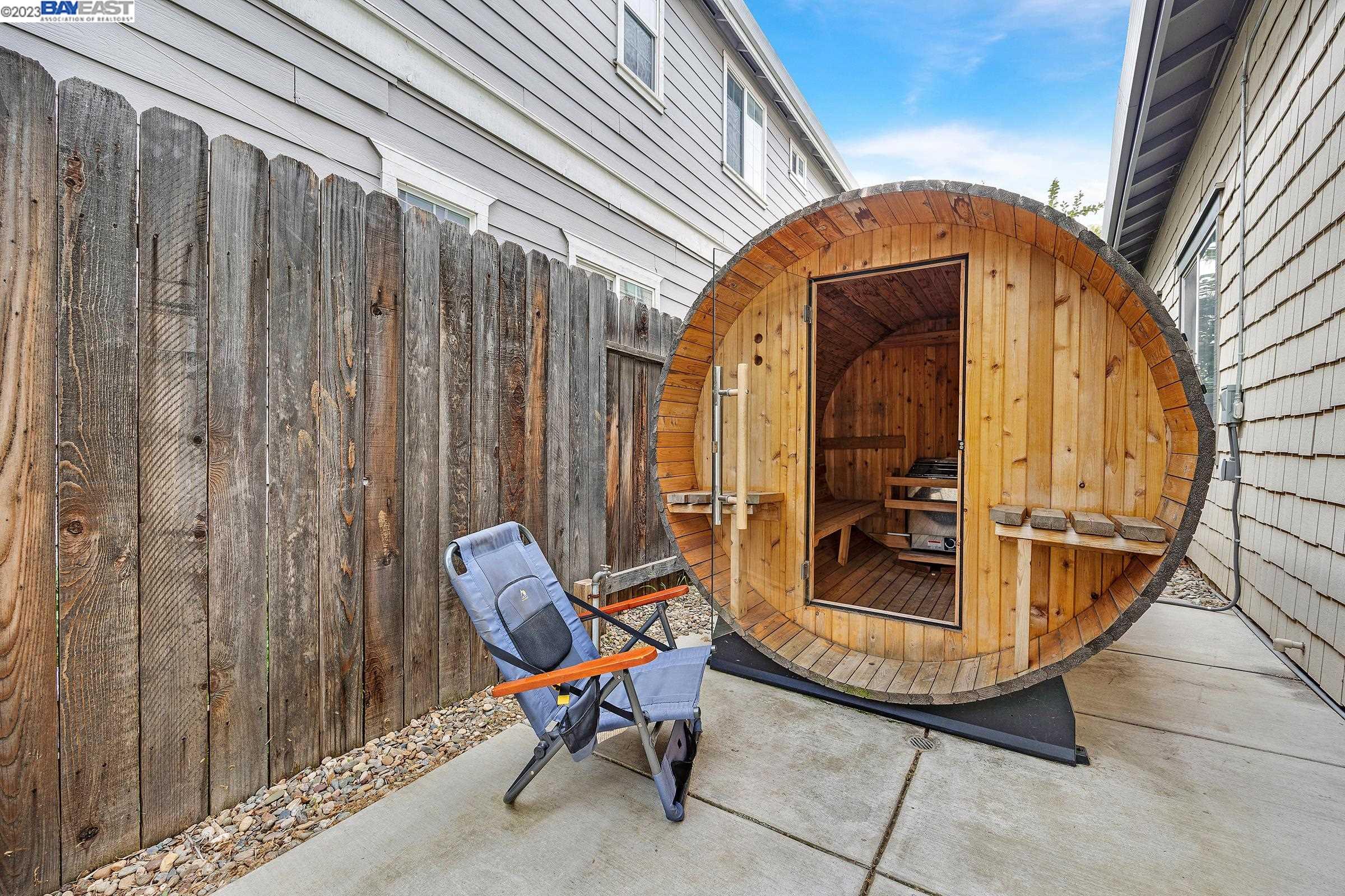 1649 Whispering Wind Dr