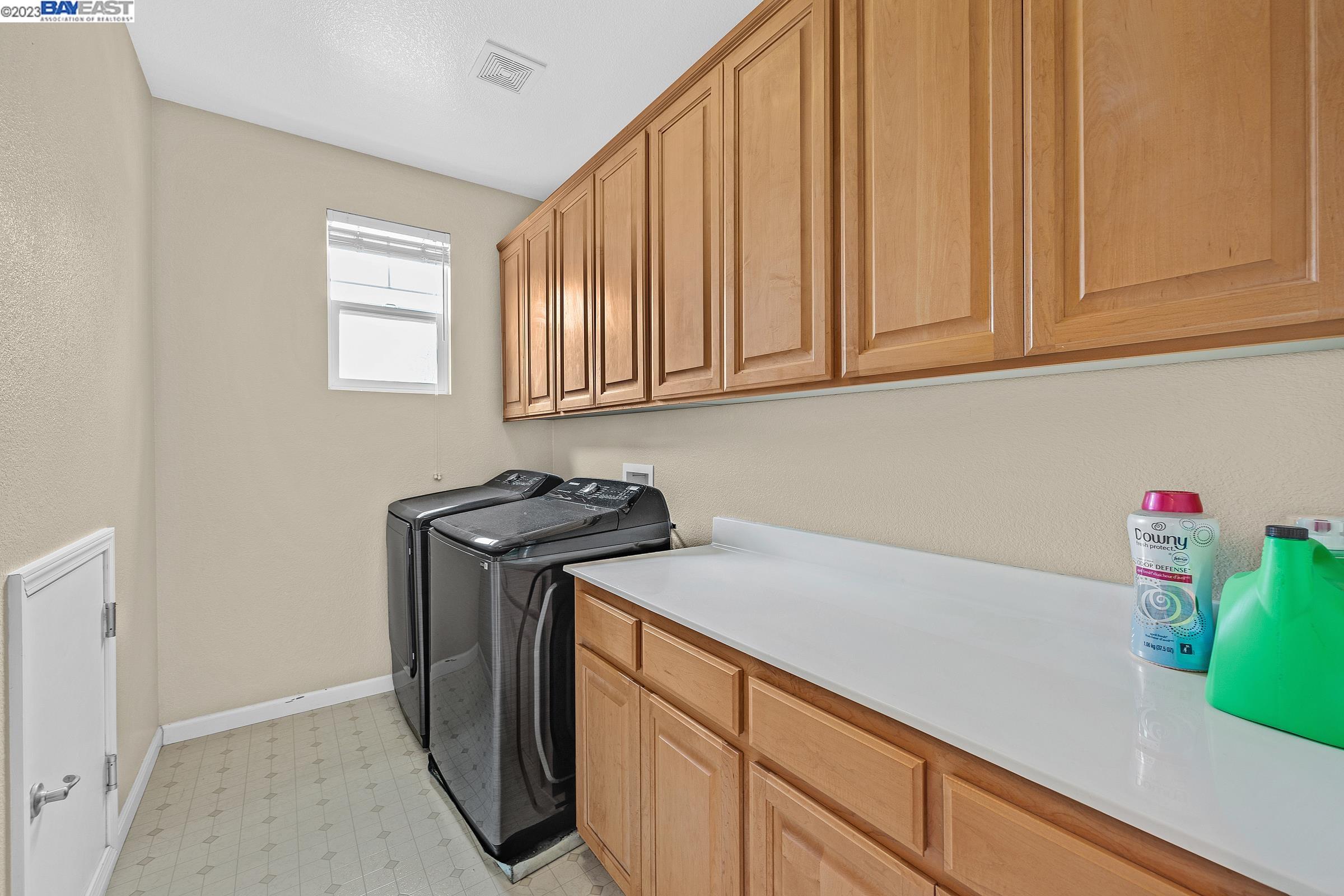 1649 Whispering Wind Dr