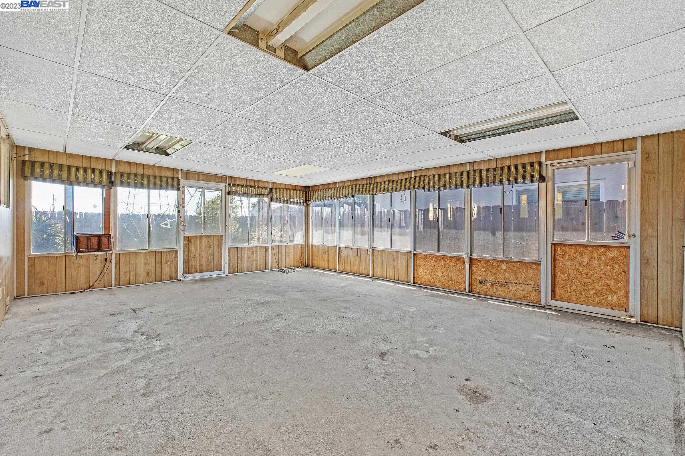 2638 Sleepy Hollow Avenue