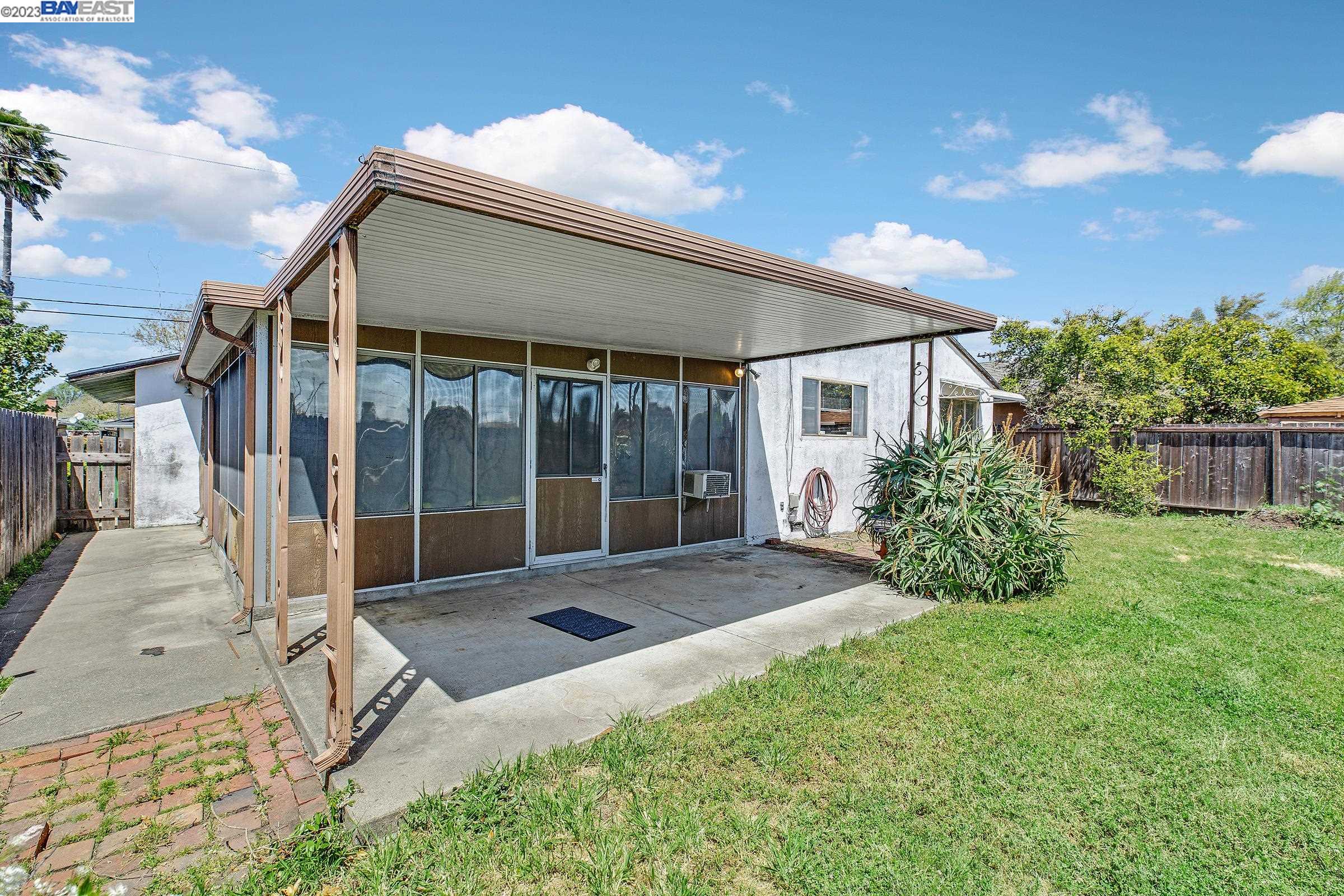 2638 Sleepy Hollow Avenue