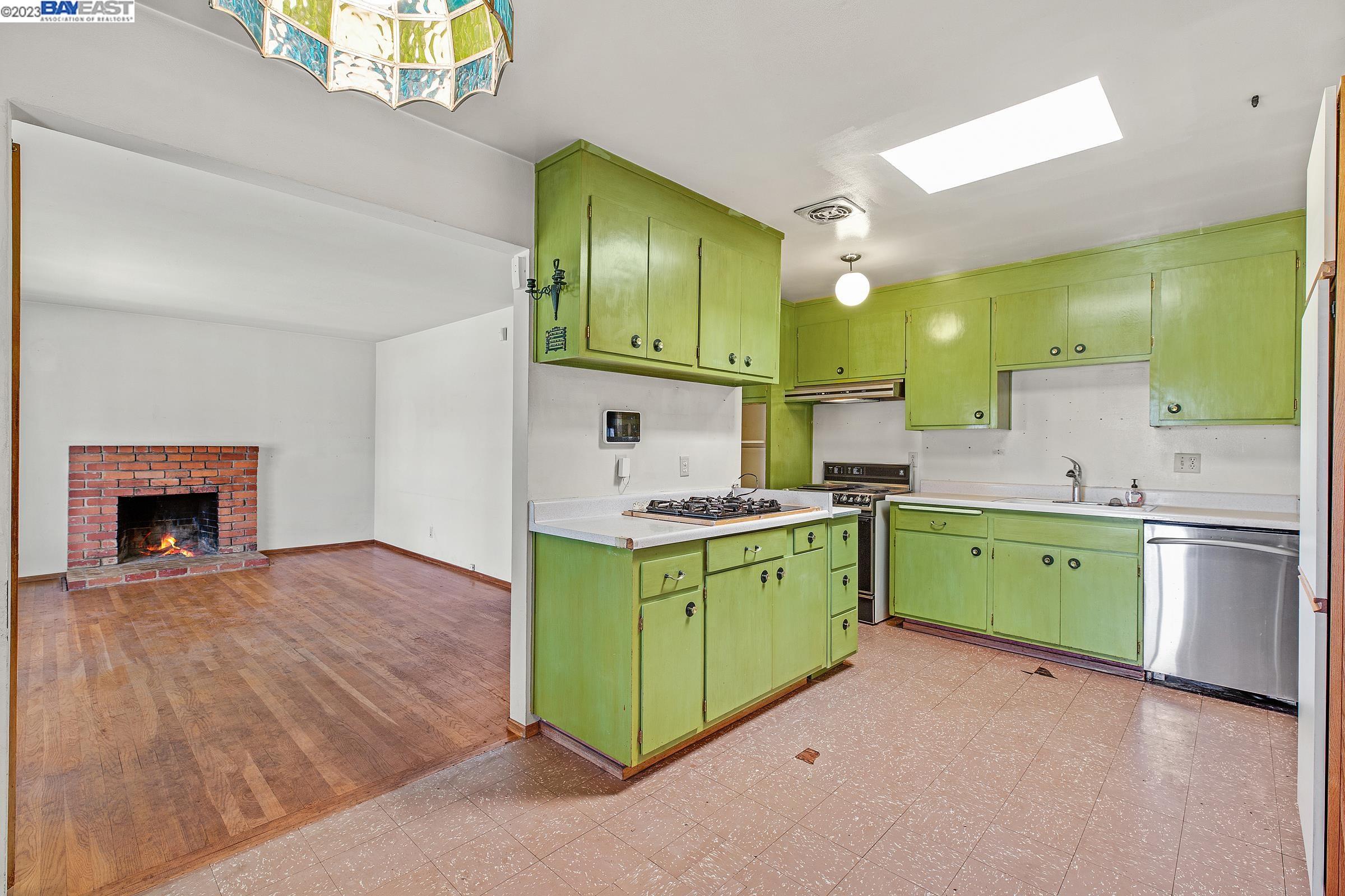 2638 Sleepy Hollow Avenue