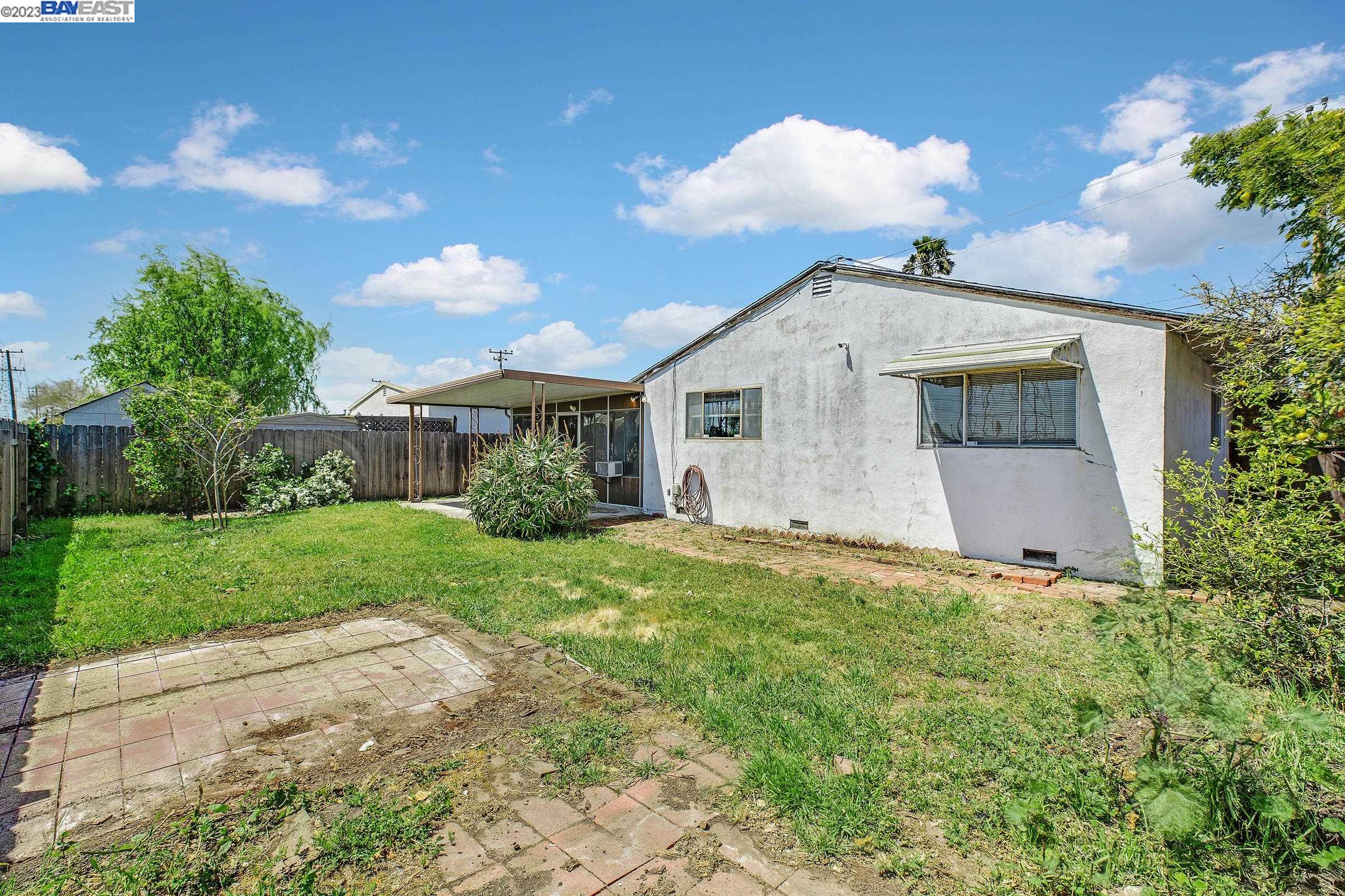 2638 Sleepy Hollow Avenue