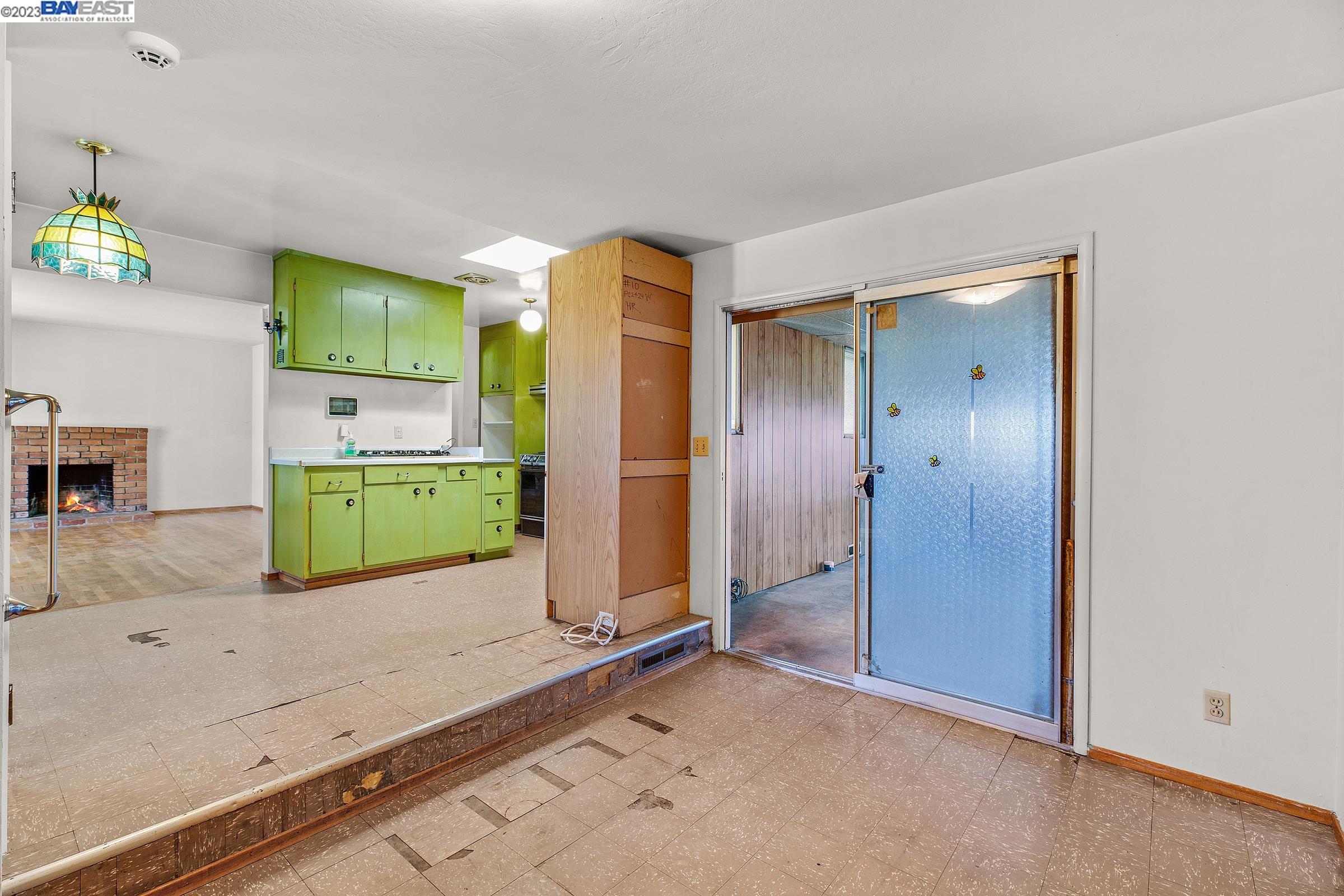 2638 Sleepy Hollow Avenue