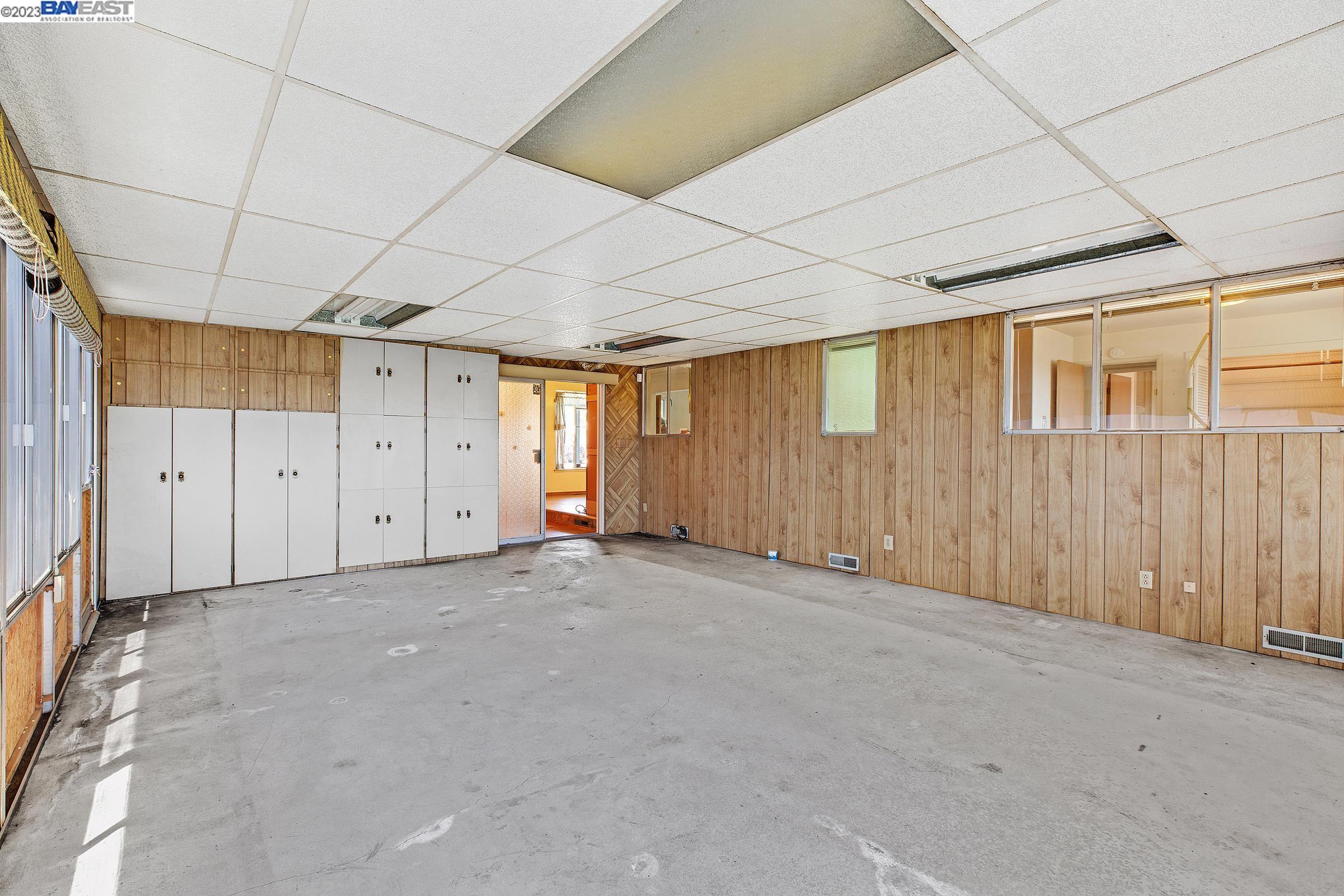 2638 Sleepy Hollow Avenue