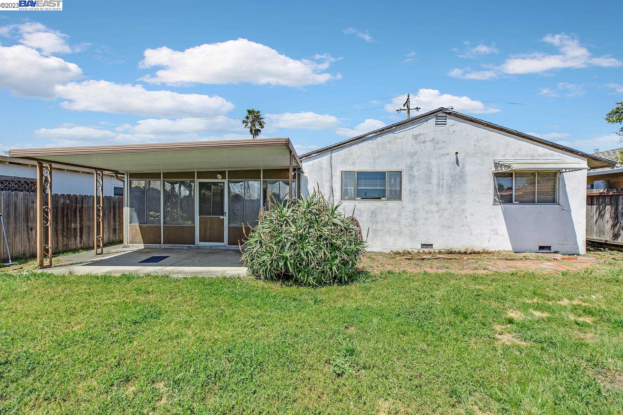 2638 Sleepy Hollow Avenue