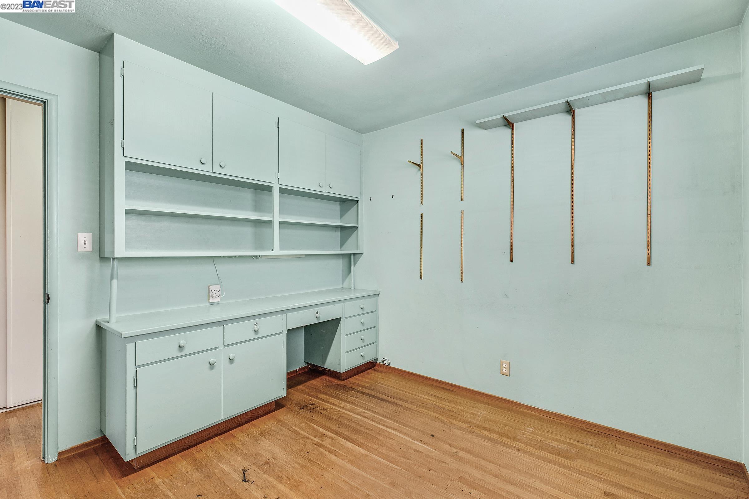 2638 Sleepy Hollow Avenue