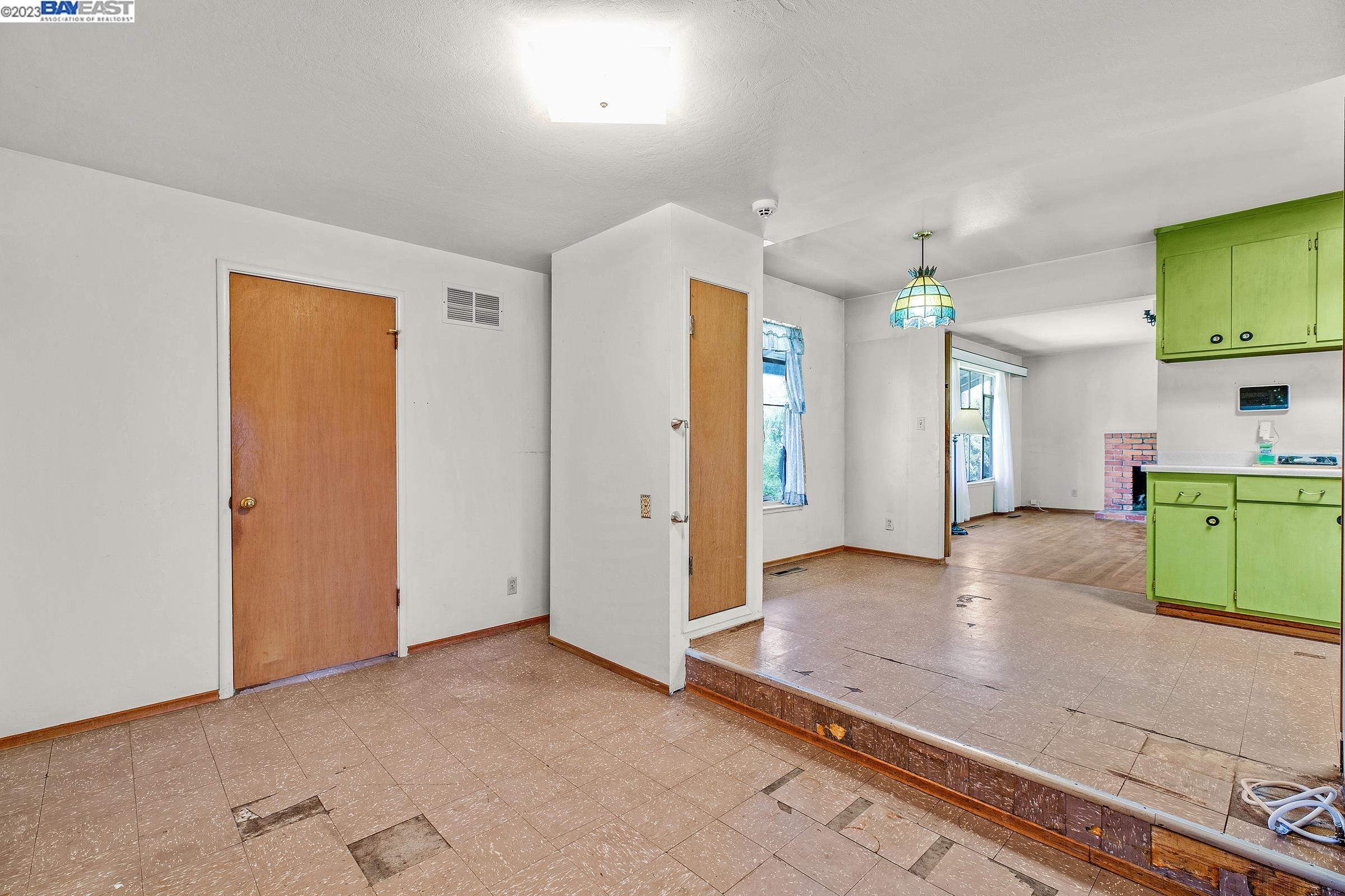 2638 Sleepy Hollow Avenue