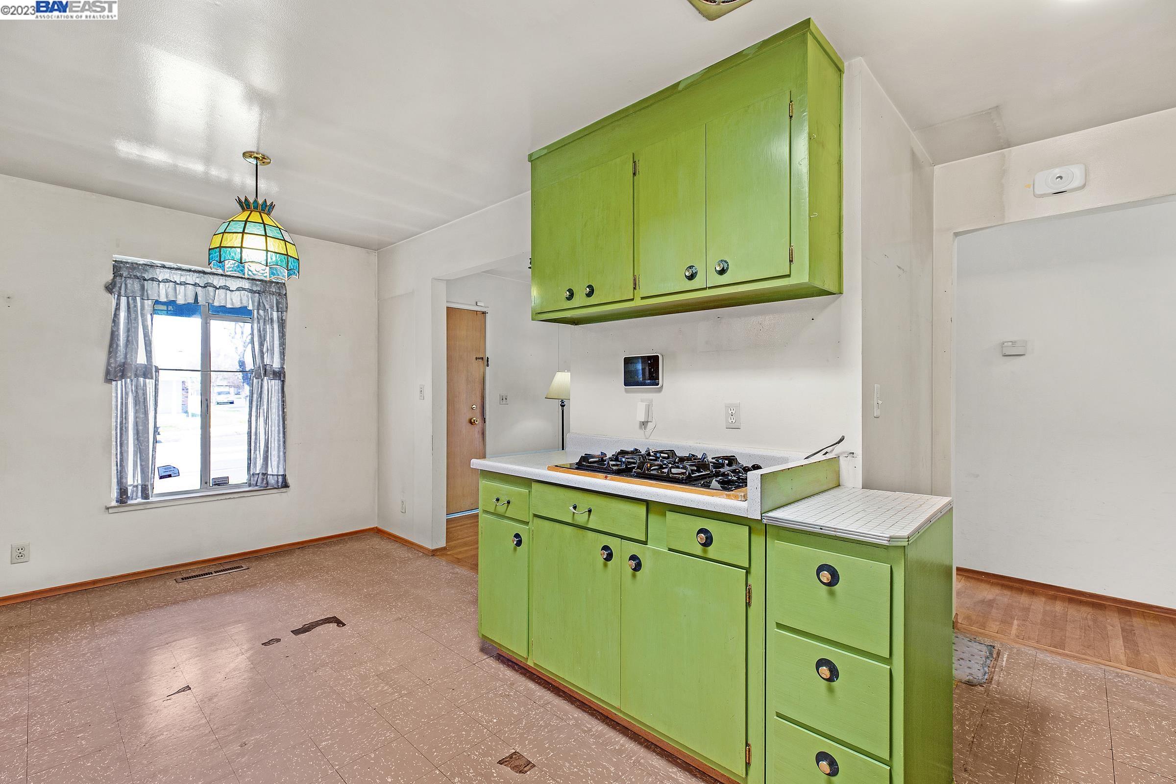 2638 Sleepy Hollow Avenue