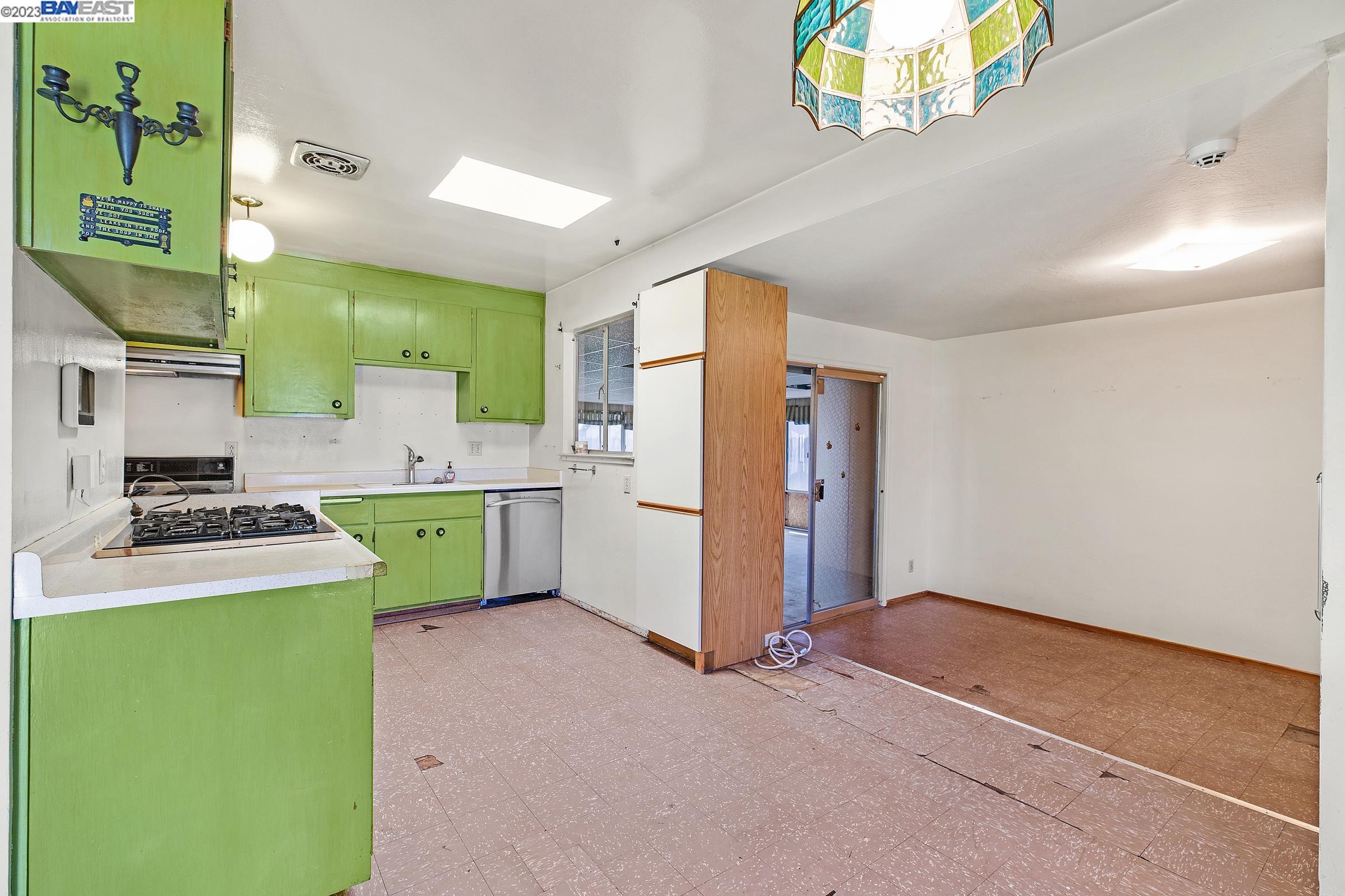 2638 Sleepy Hollow Avenue