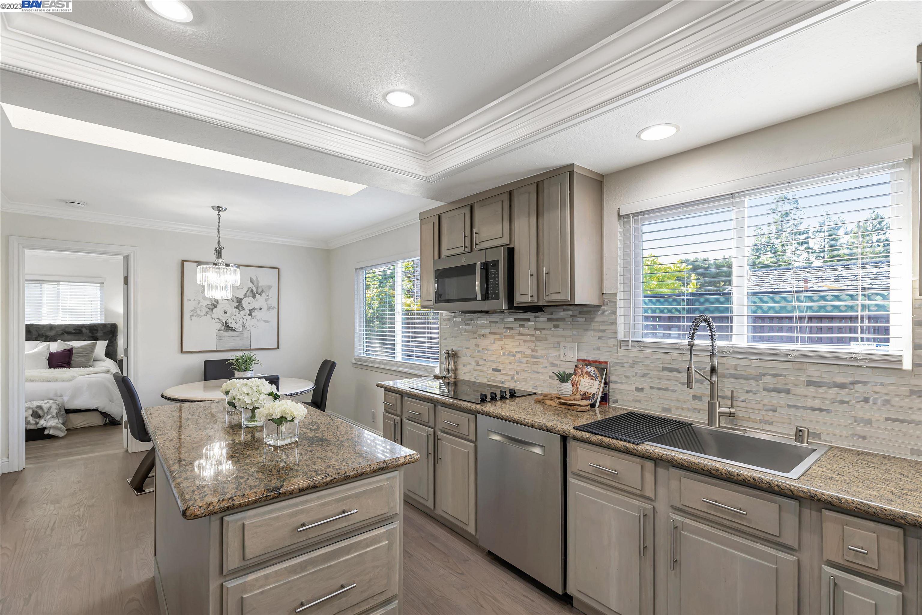 1739 Saint Helena Dr