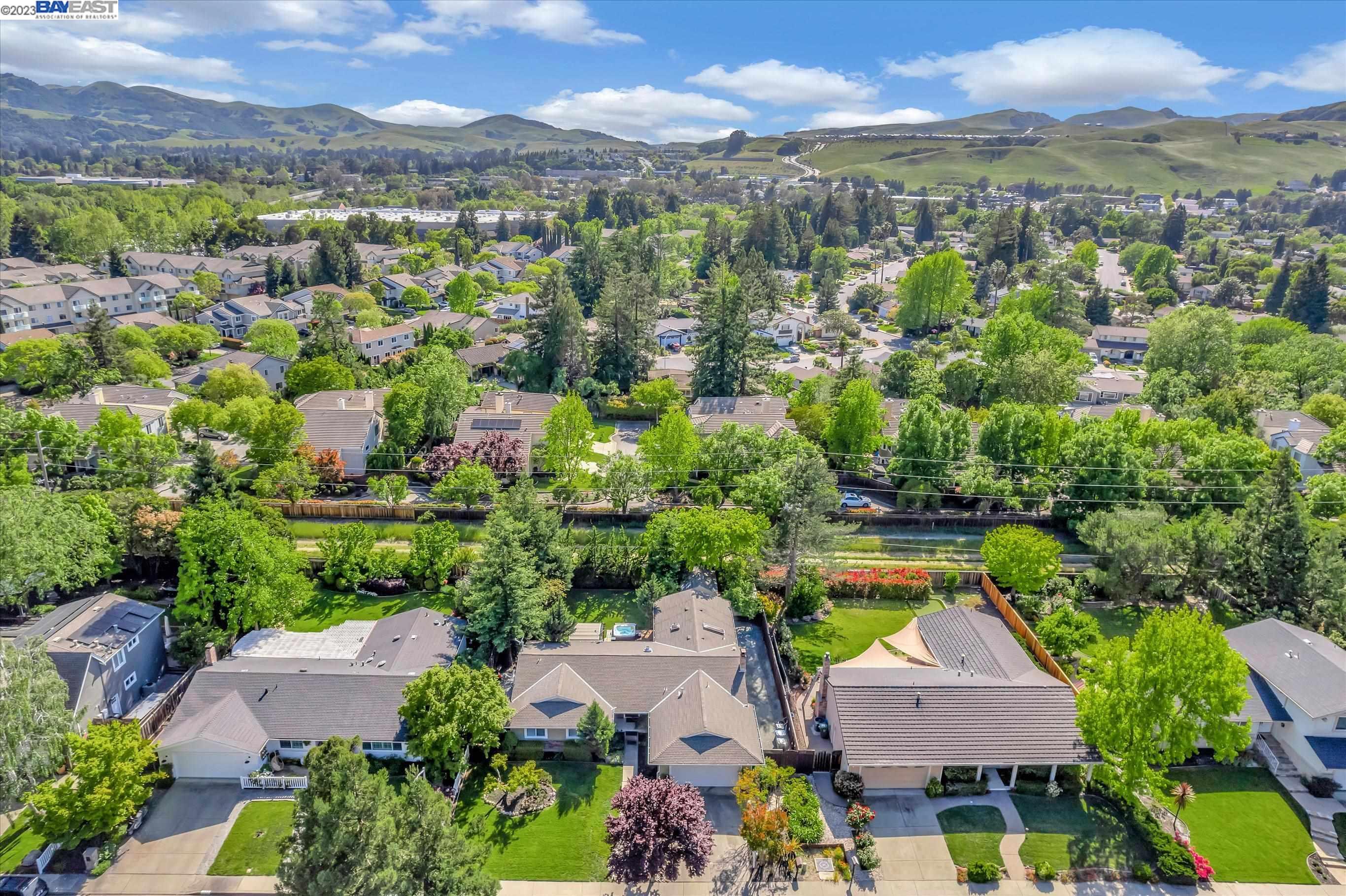 1739 Saint Helena Dr