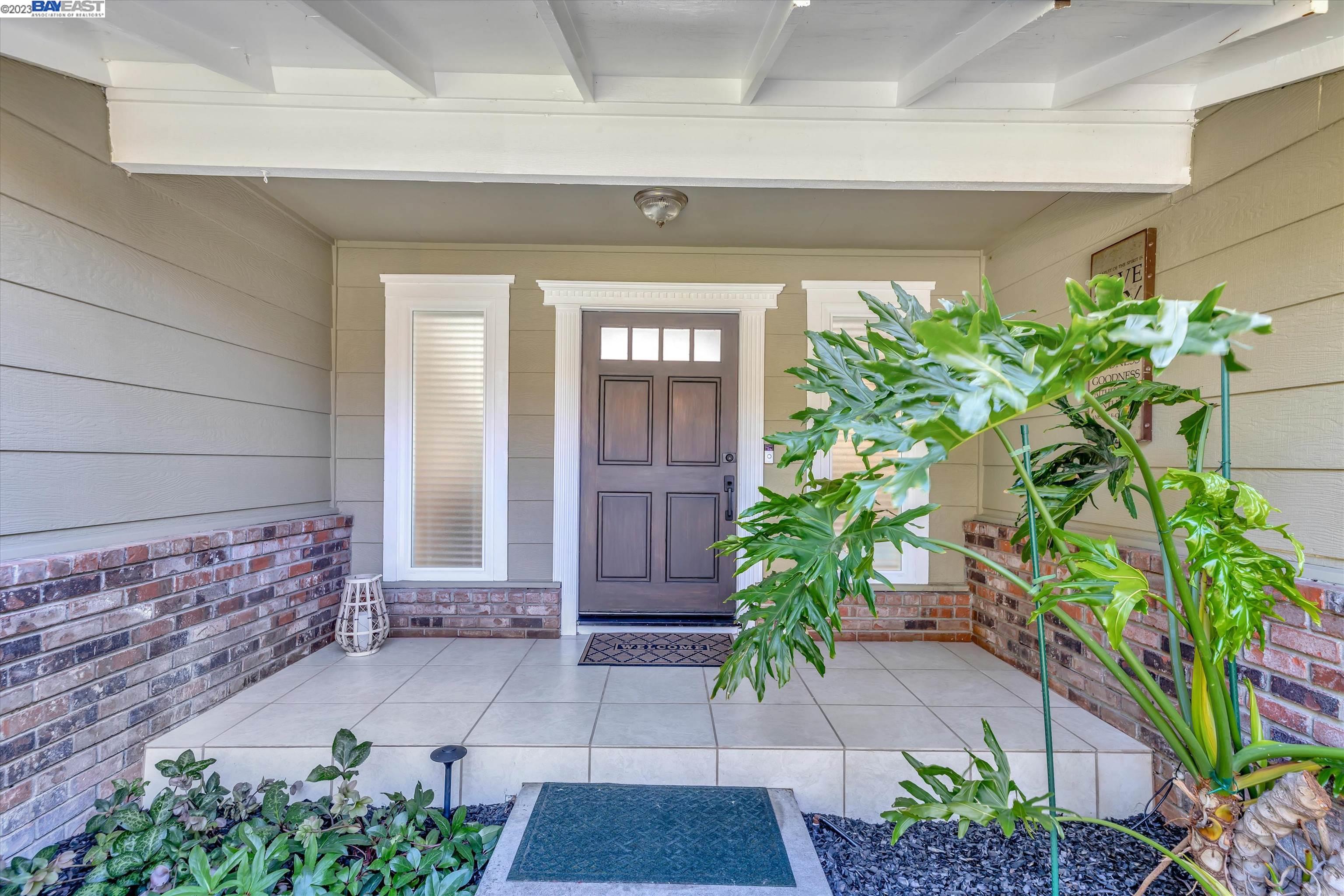 1739 Saint Helena Dr