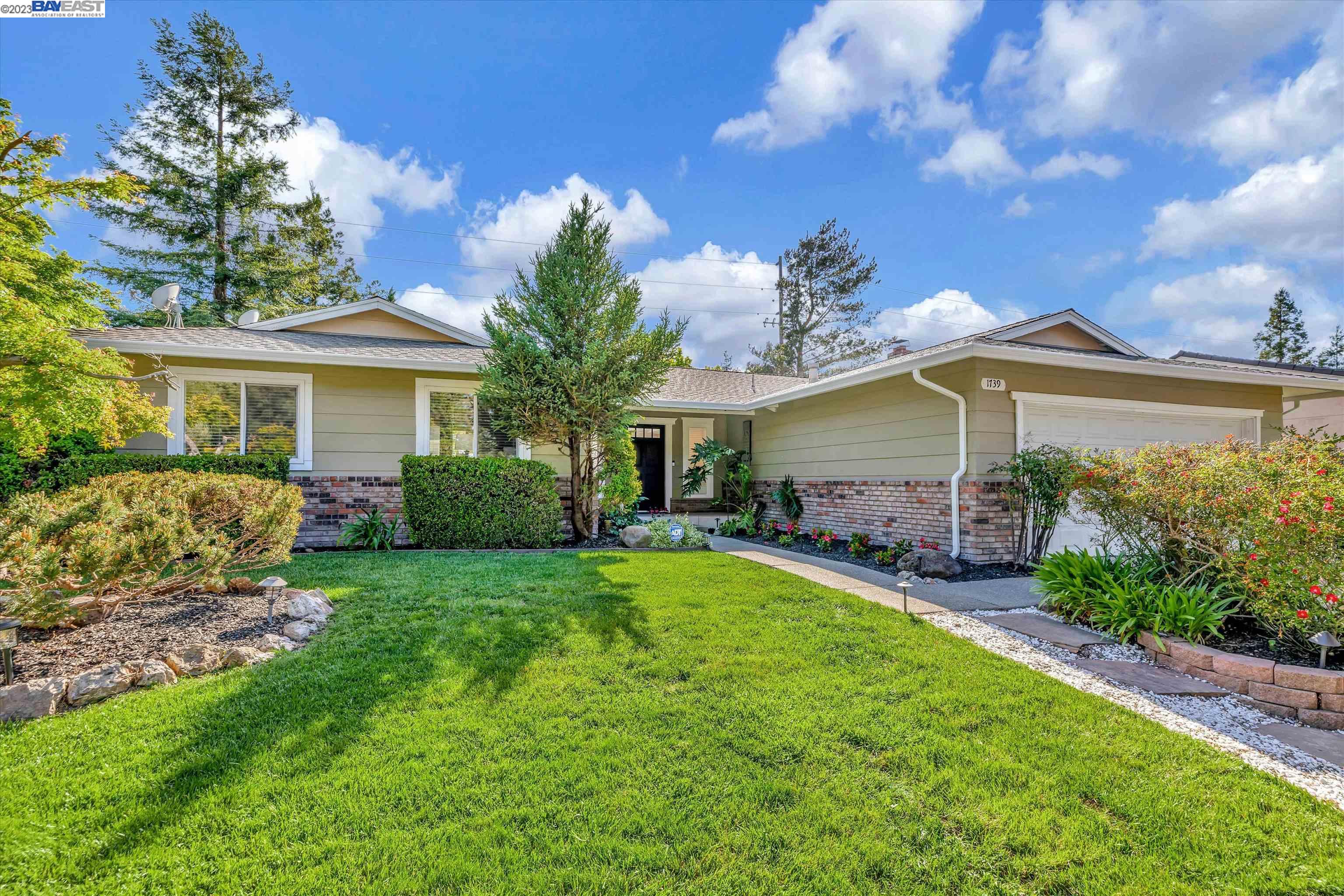 1739 Saint Helena Dr