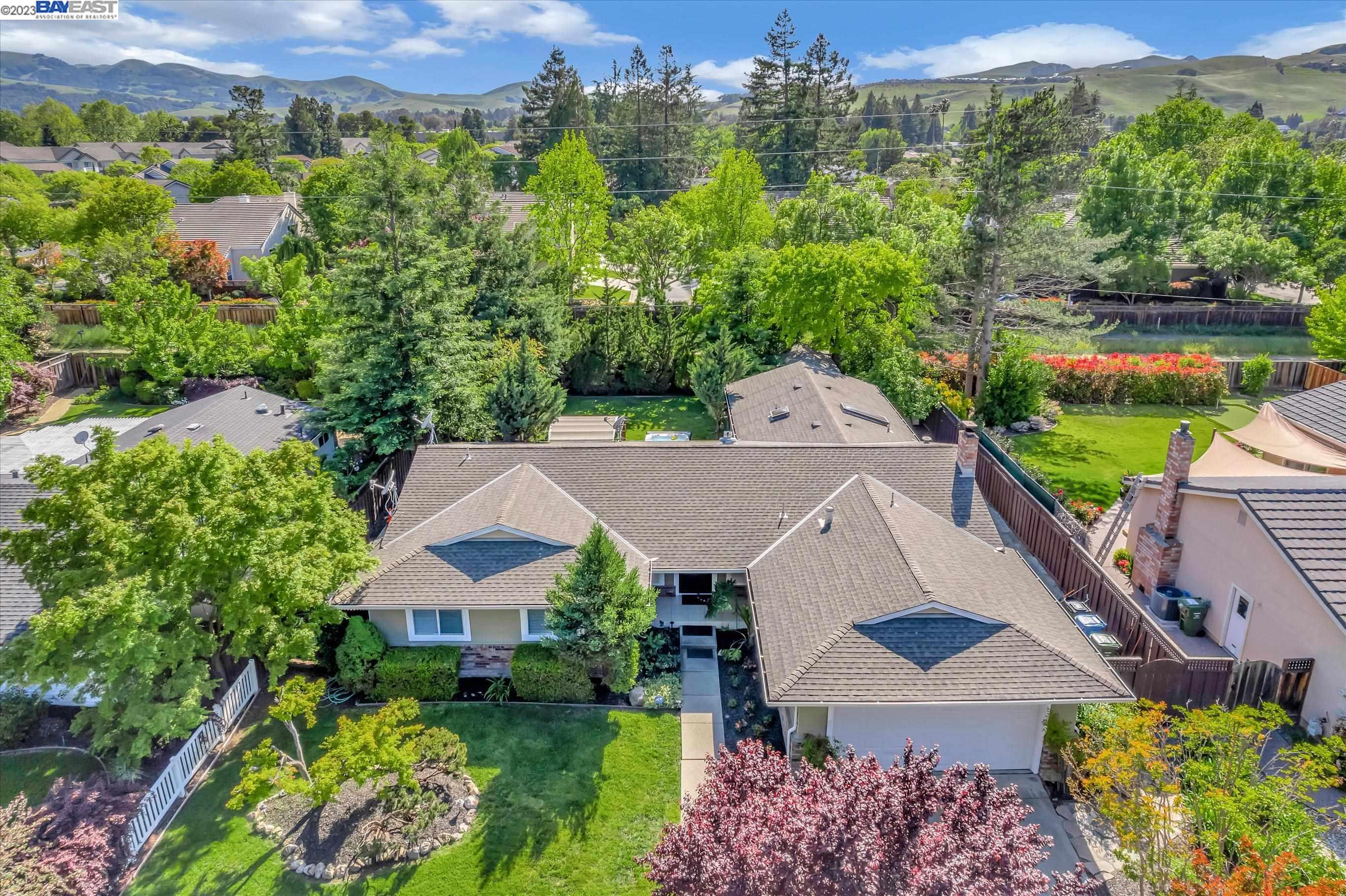 1739 Saint Helena Dr