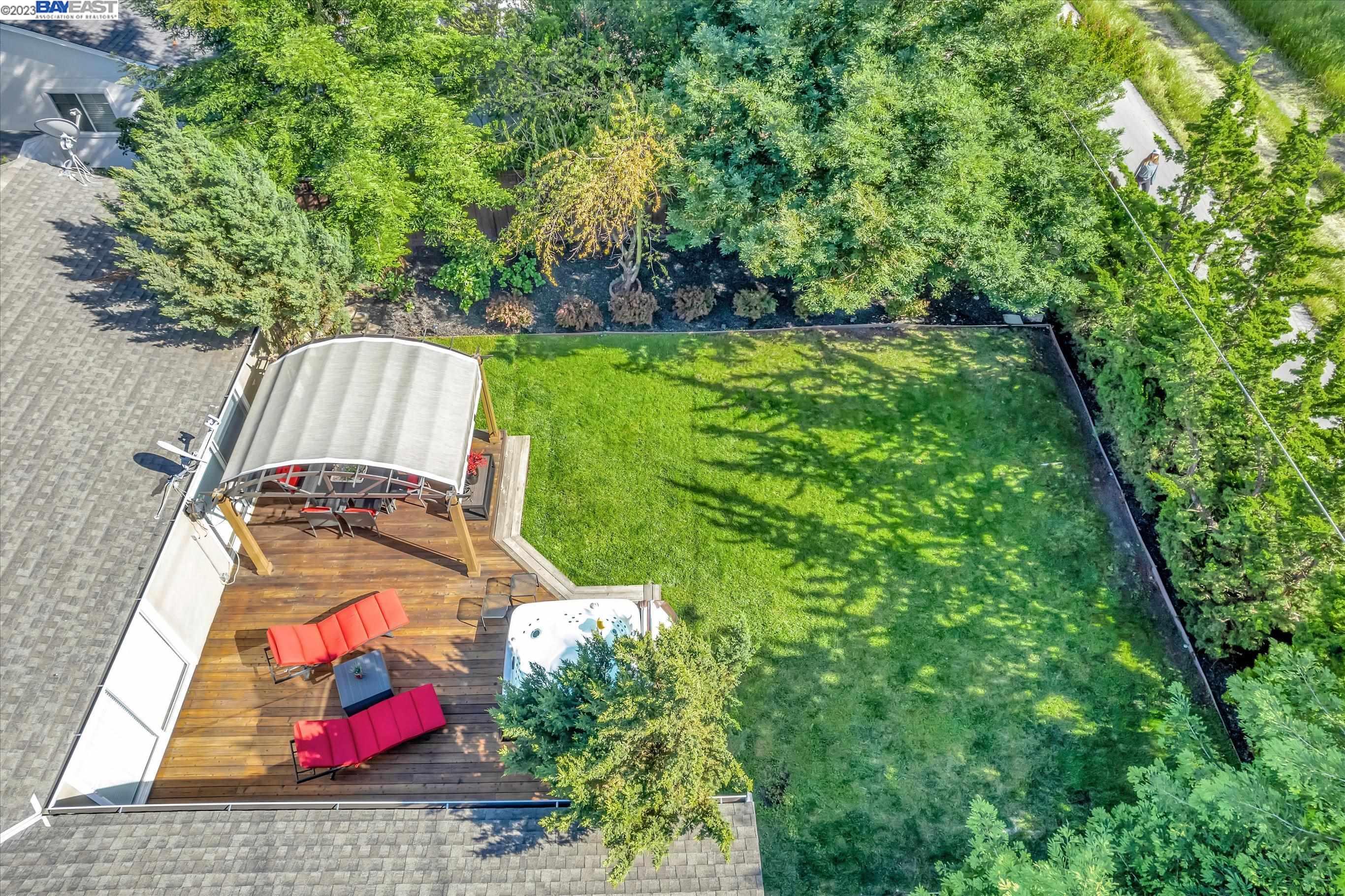 1739 Saint Helena Dr