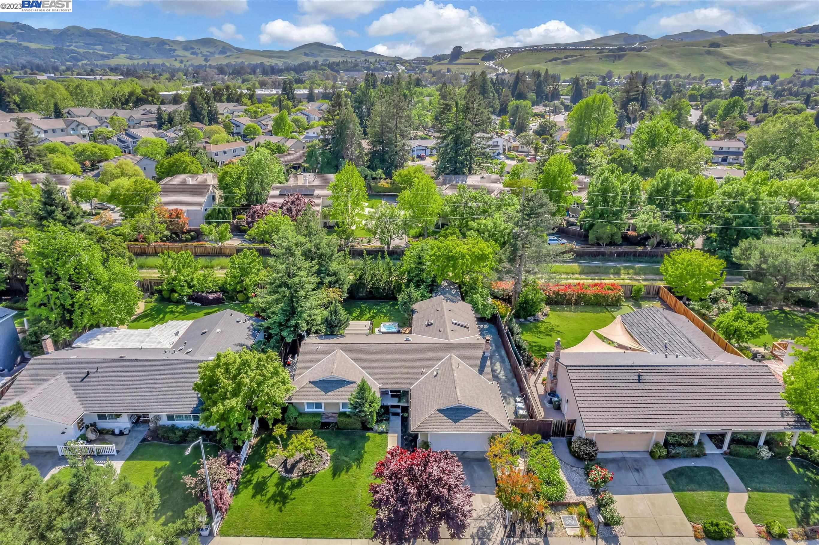 1739 Saint Helena Dr