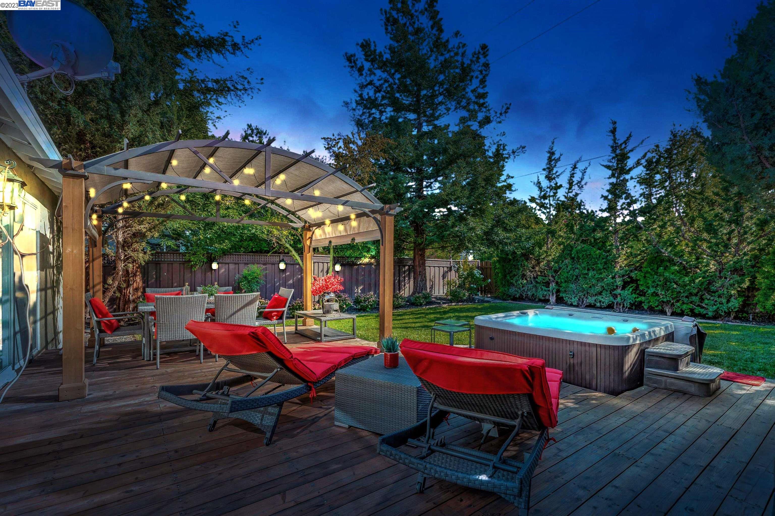 1739 Saint Helena Dr