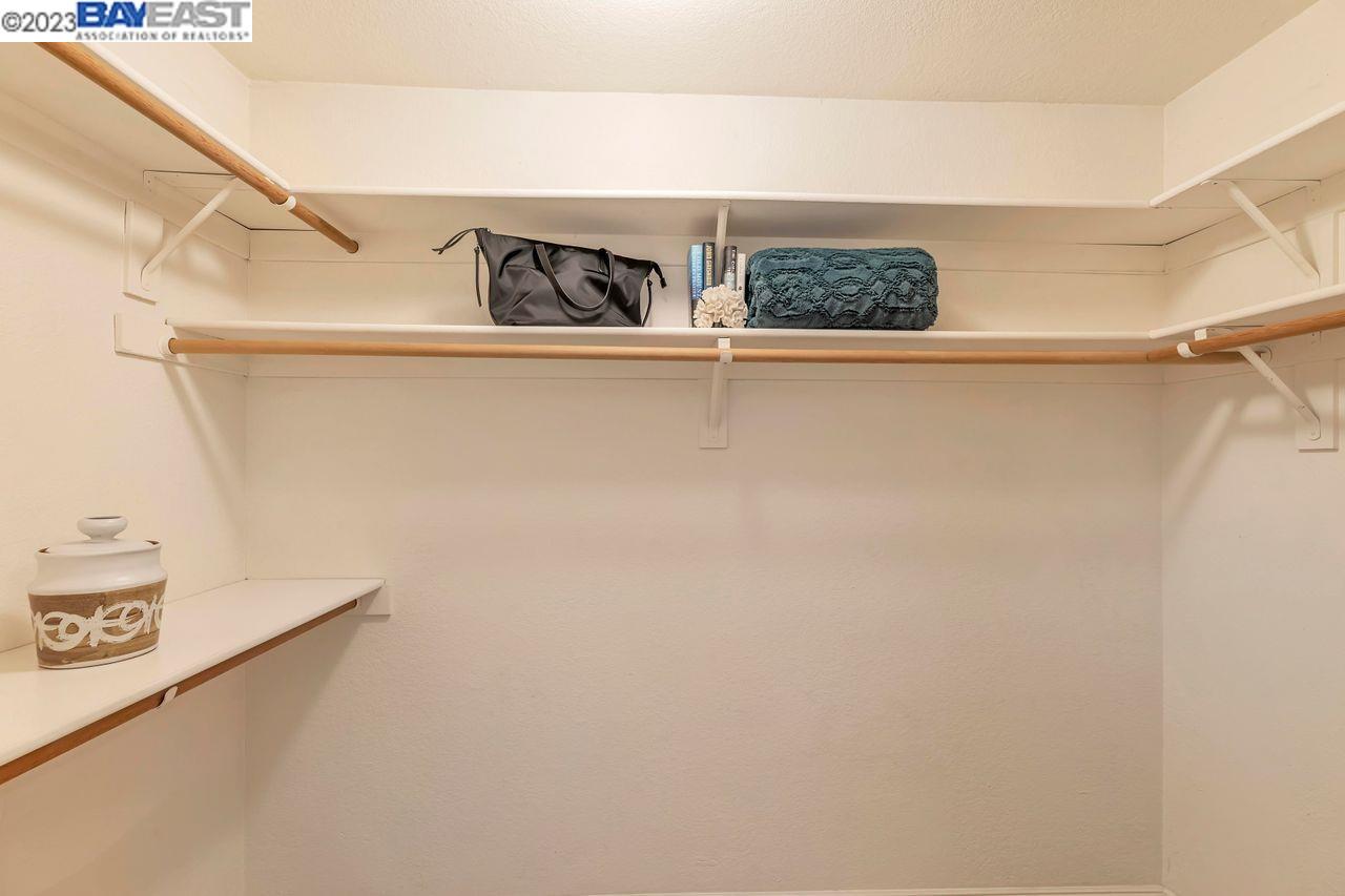 302 Norris Canyon Ter