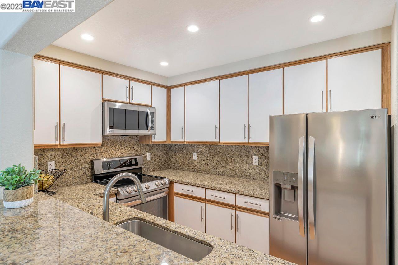 302 Norris Canyon Ter