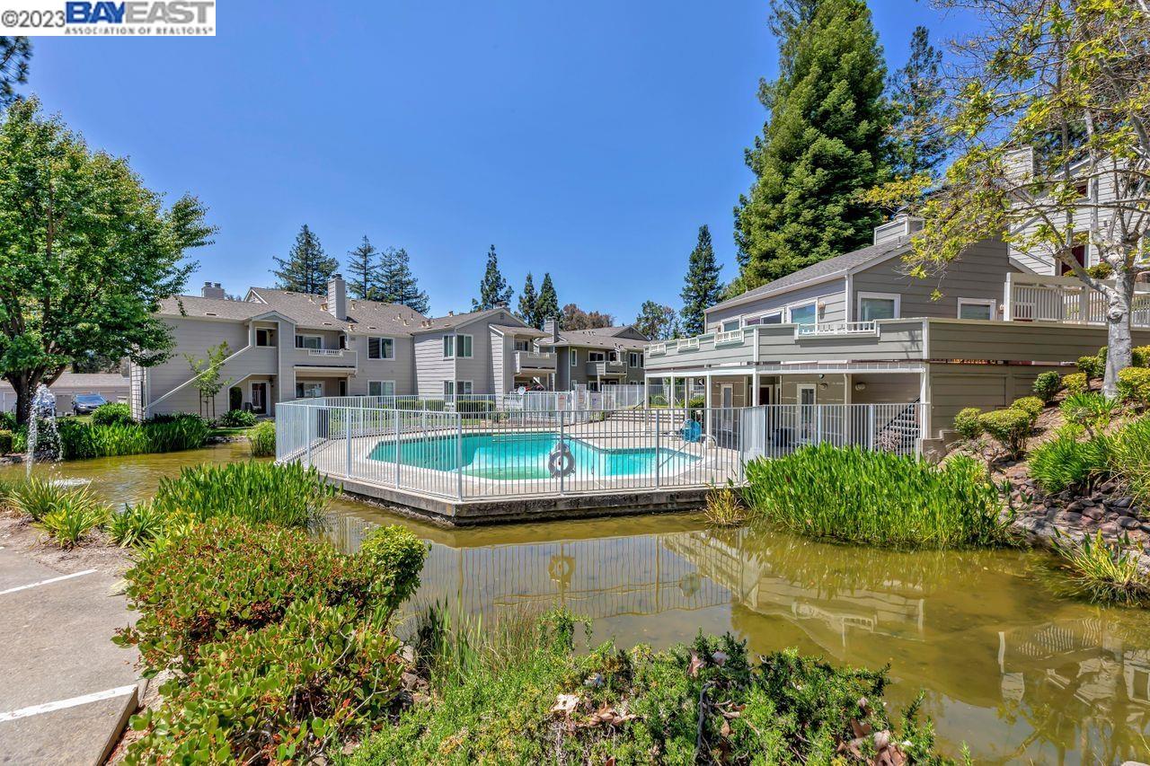 302 Norris Canyon Ter